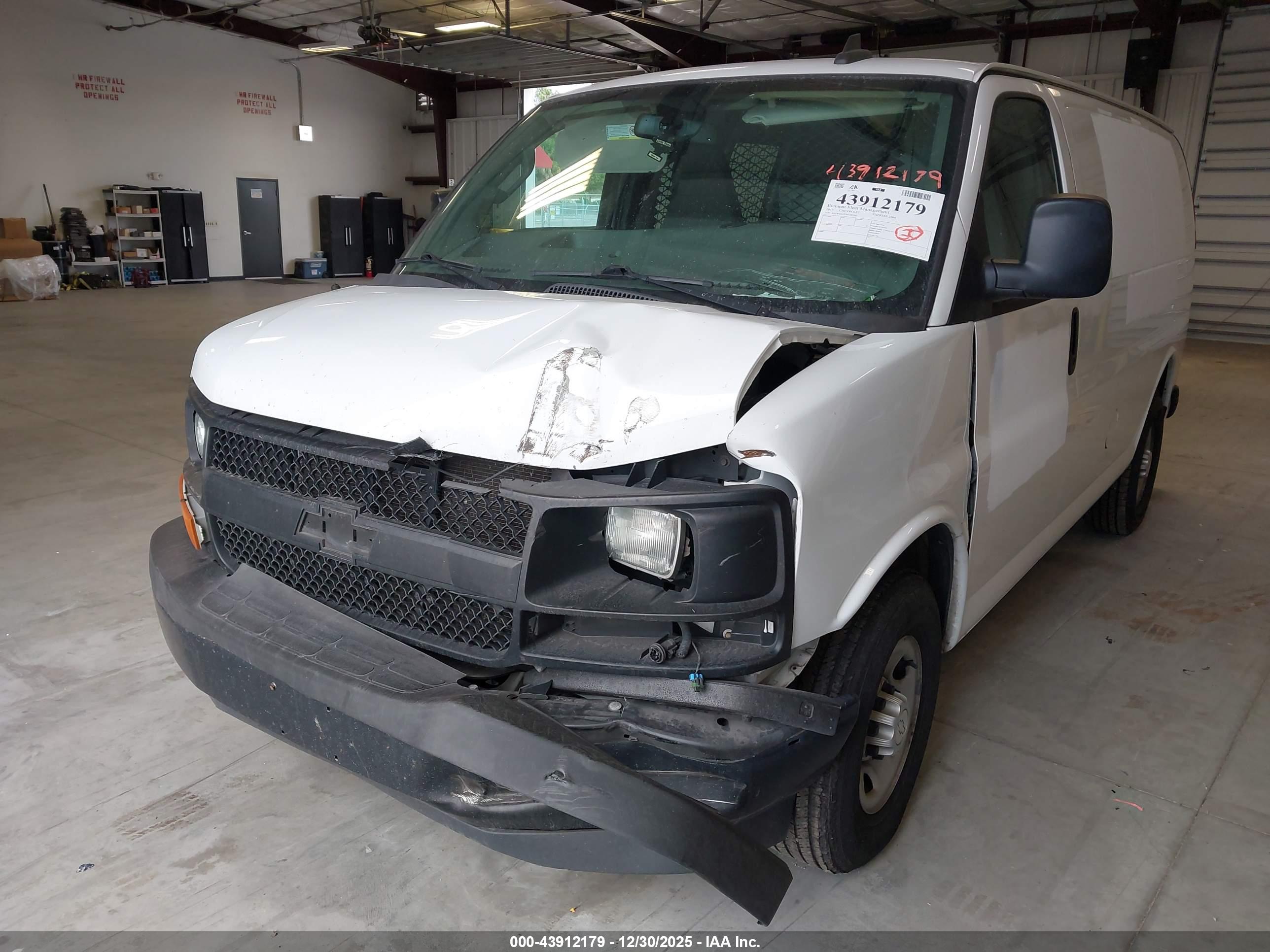 CHEVROLET EXPRESS image 6
