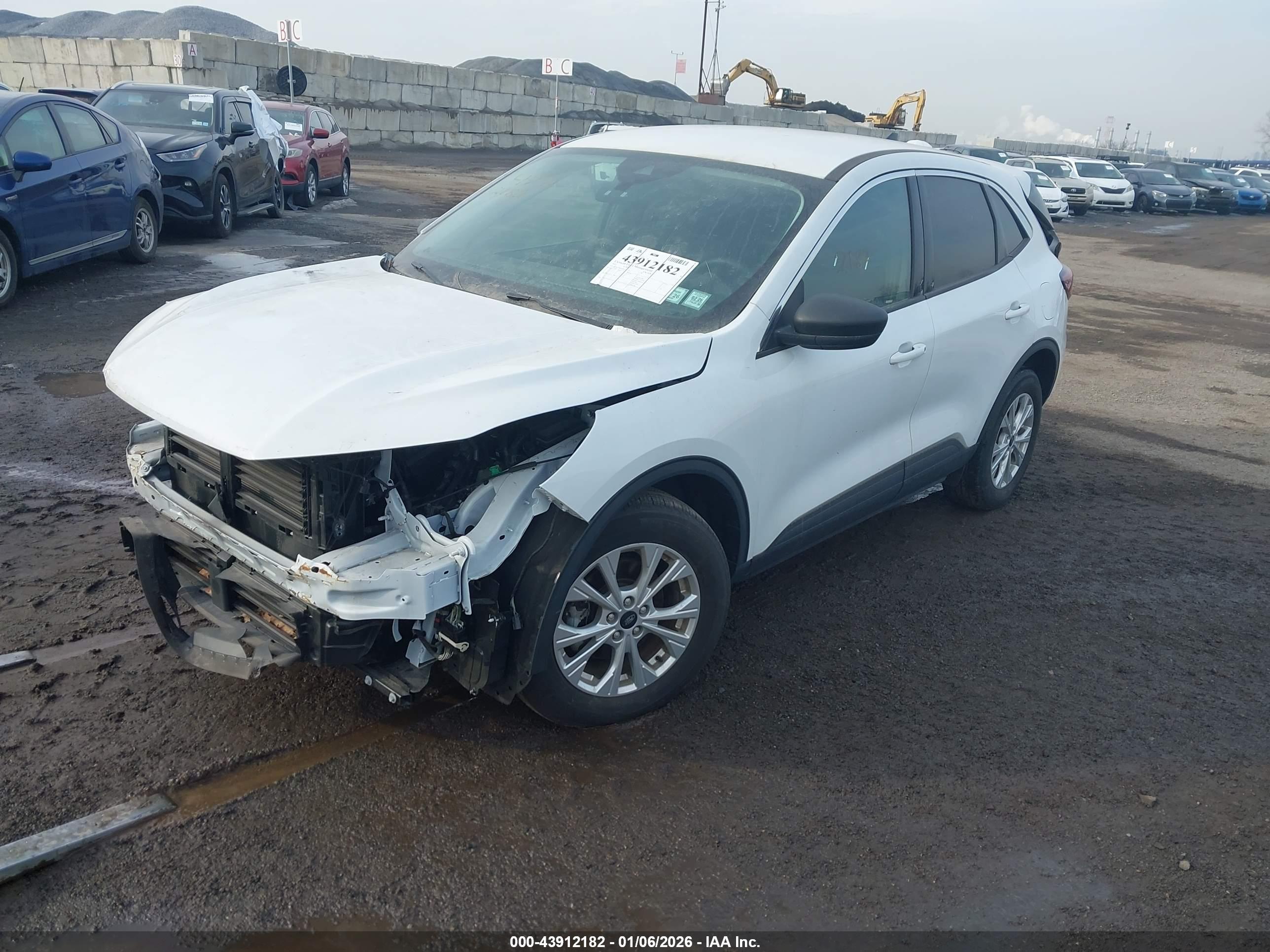 FORD ESCAPE image 2