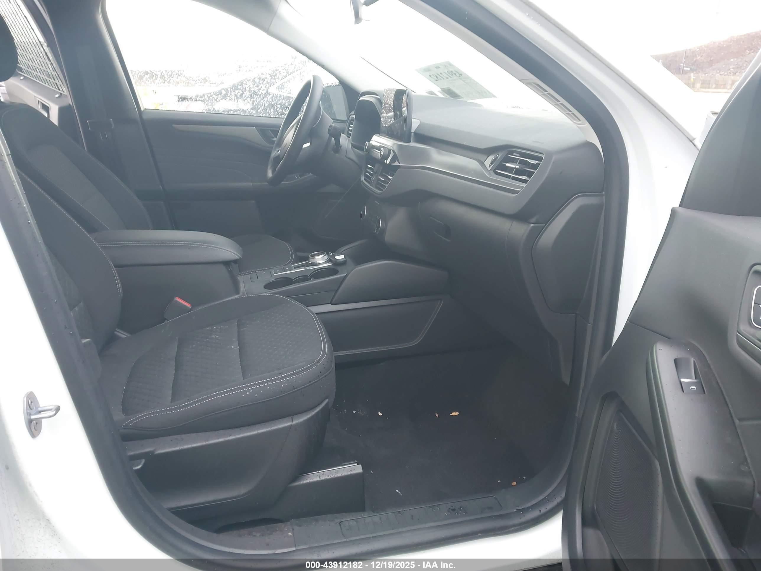 FORD ESCAPE image 5