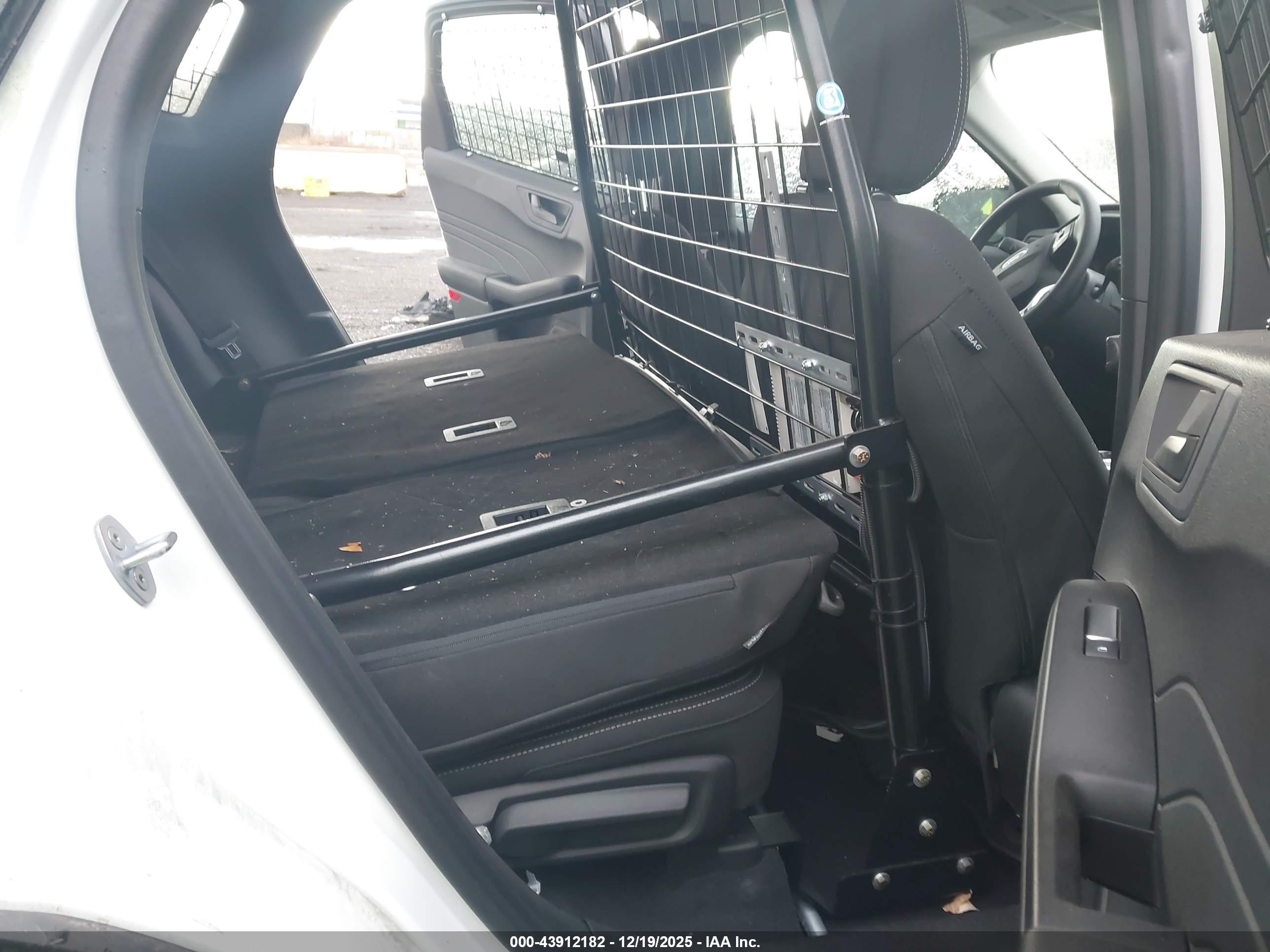 FORD ESCAPE image 8