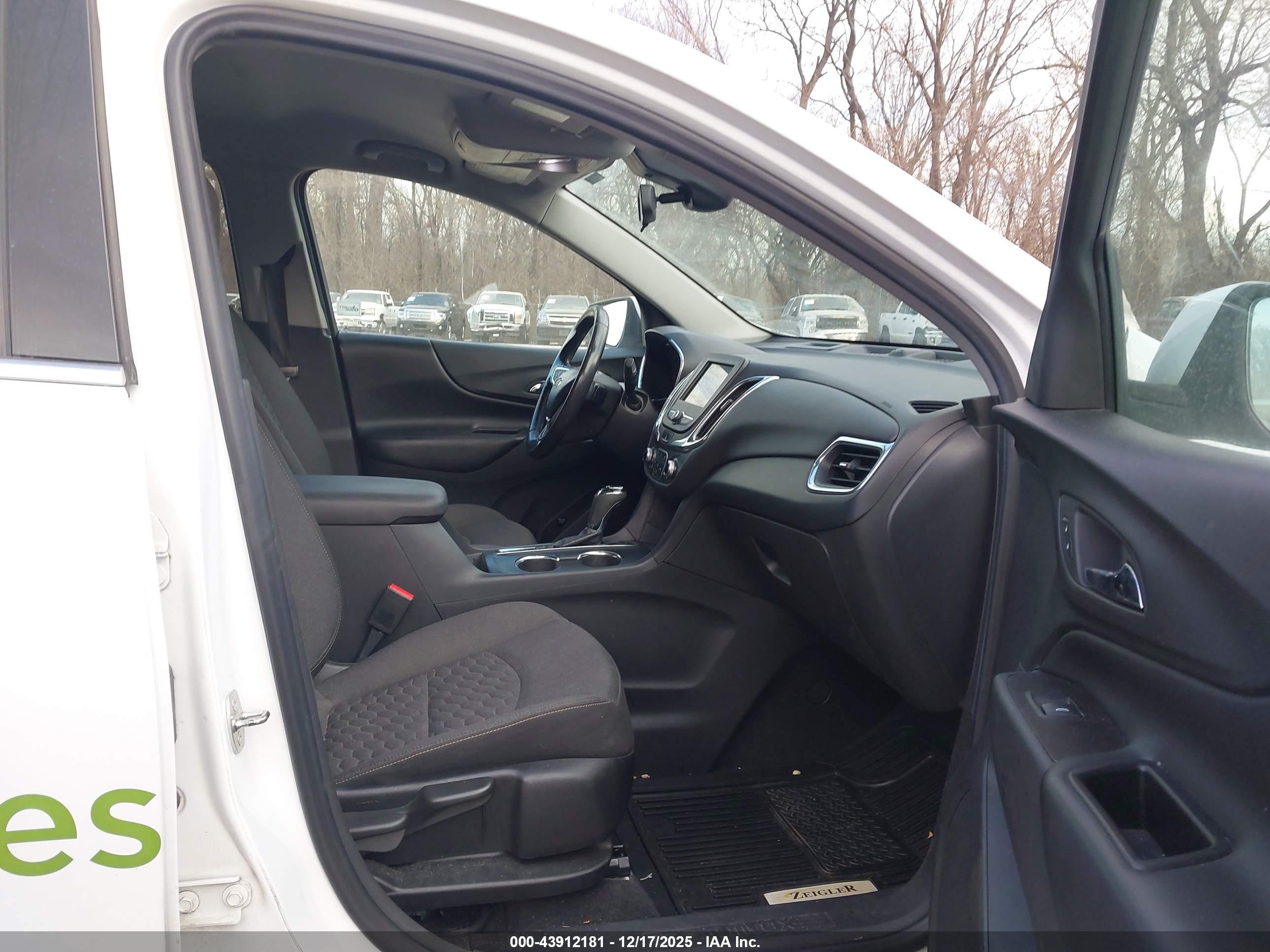 CHEVROLET EQUINOX image 5