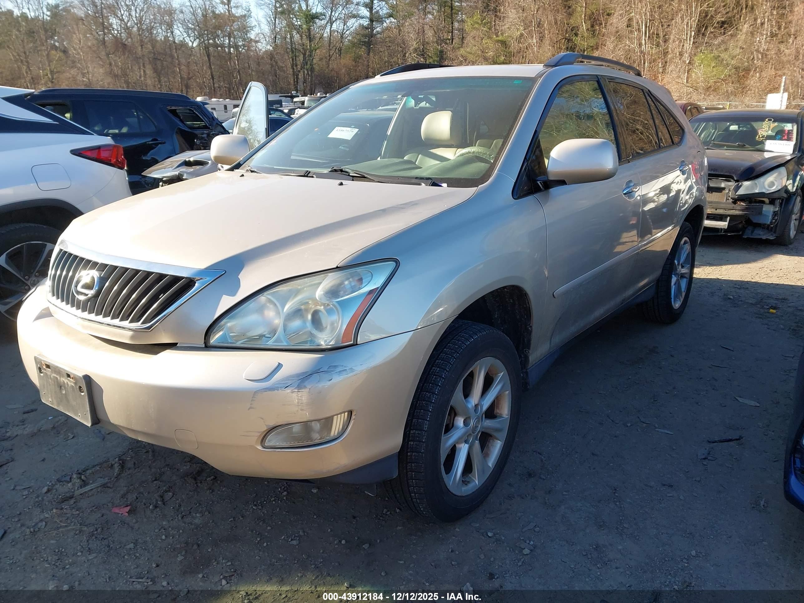 LEXUS RX image 2