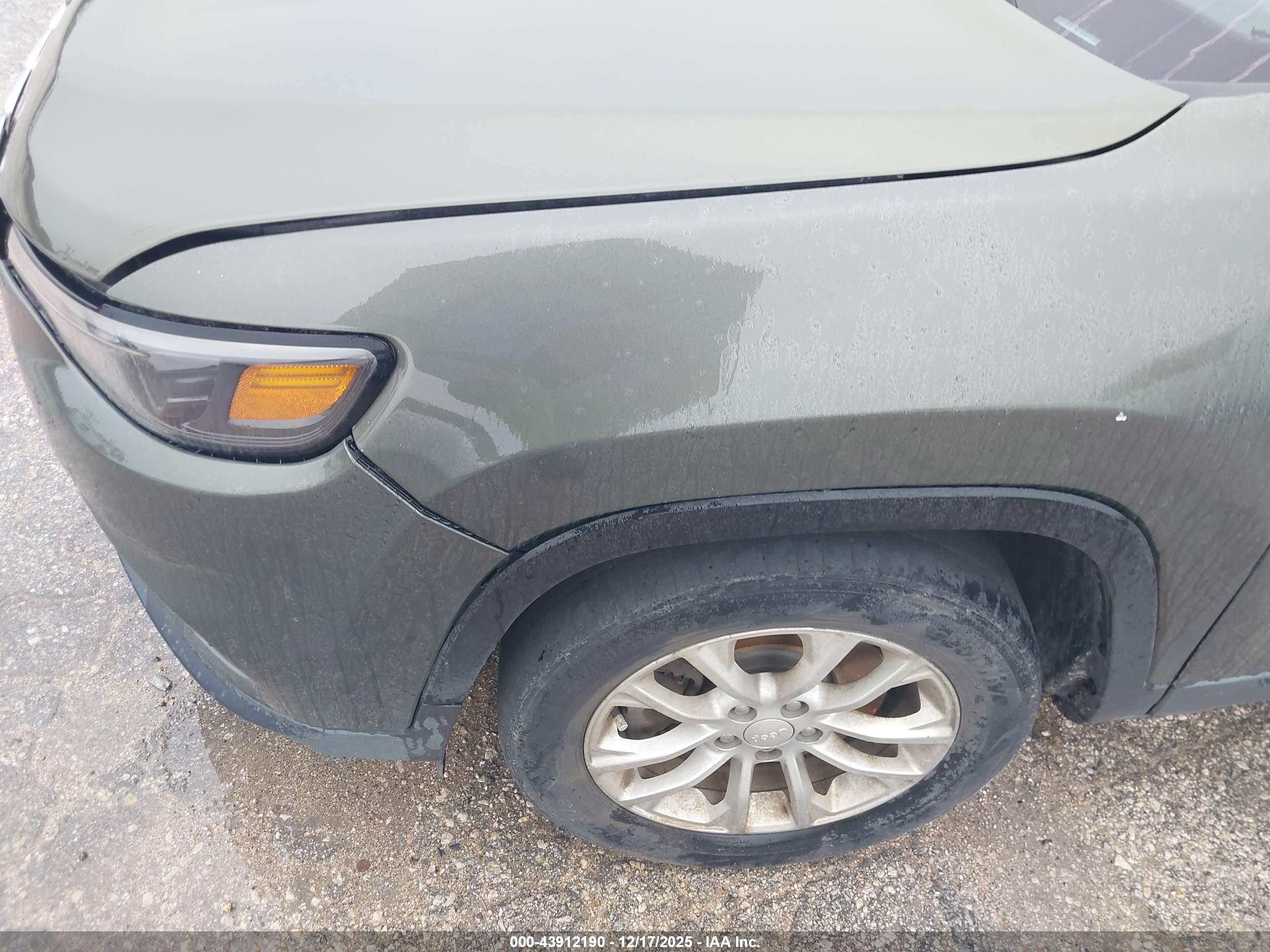 JEEP CHEROKEE image 6