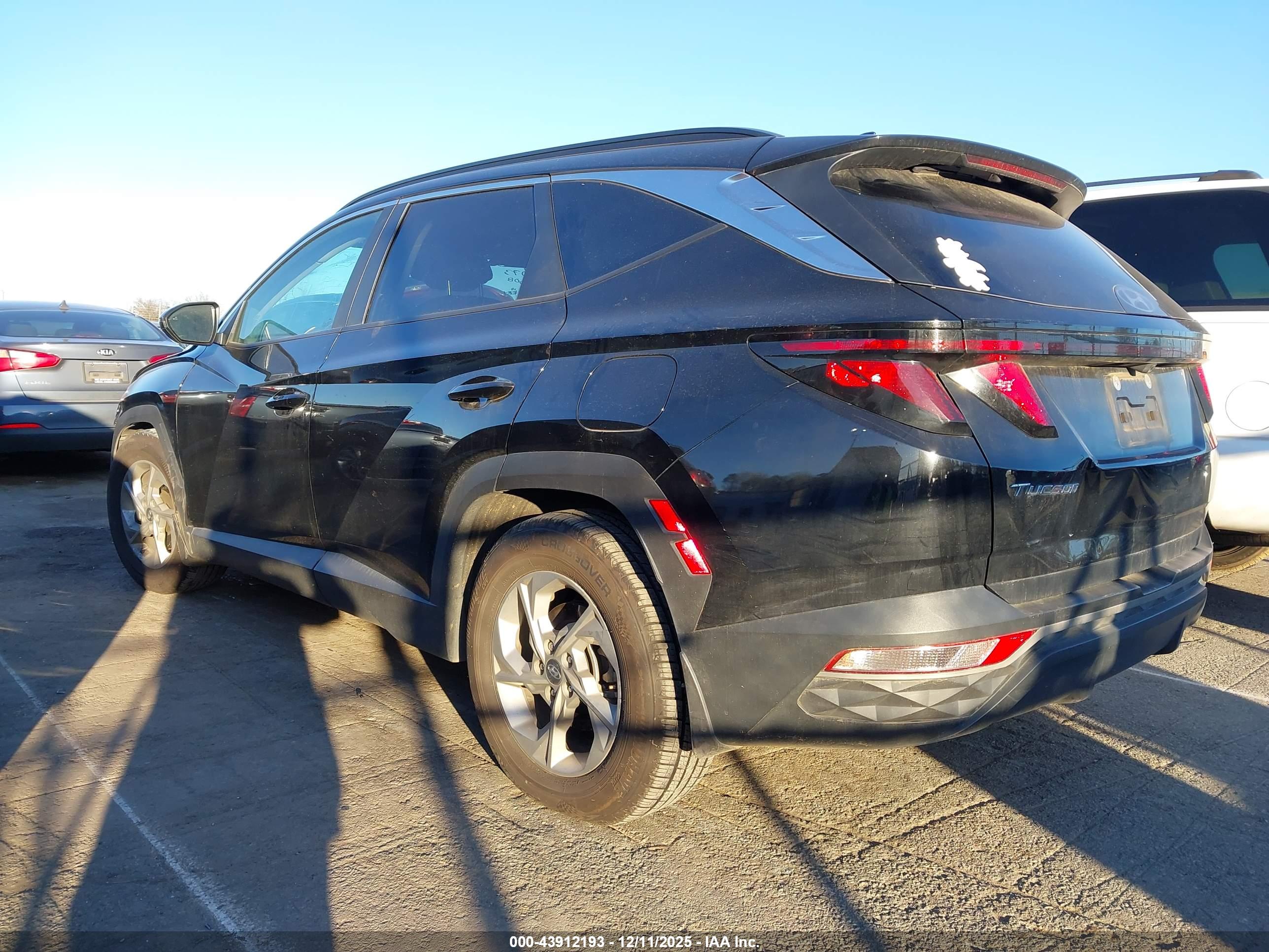HYUNDAI TUCSON image 3