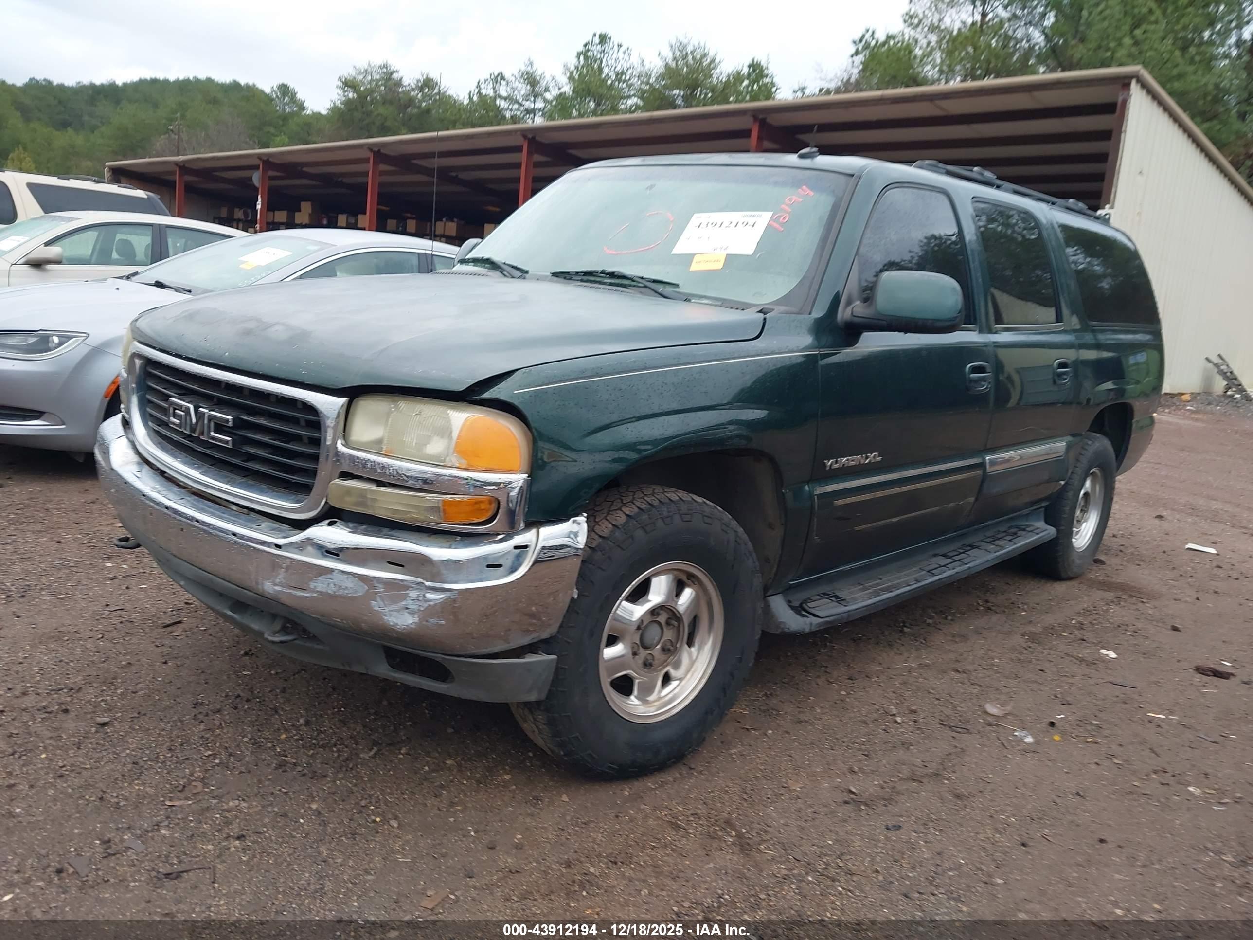 GMC YUKON image 2