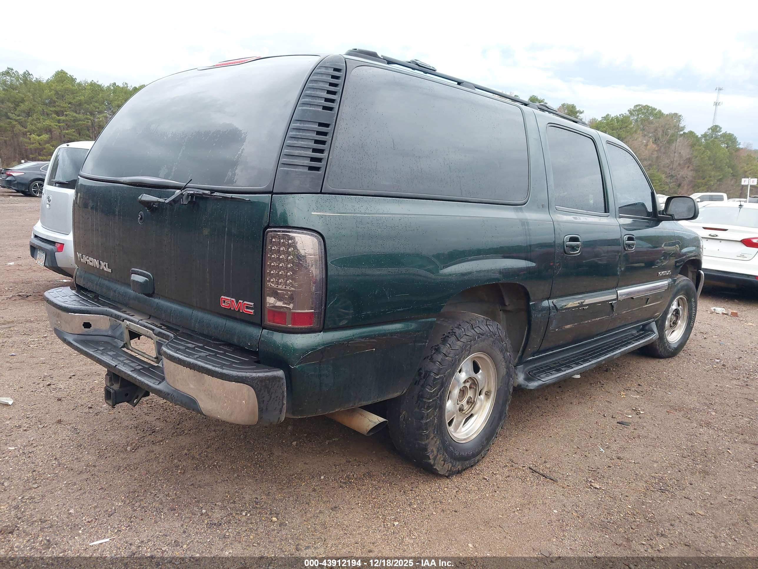 GMC YUKON image 4