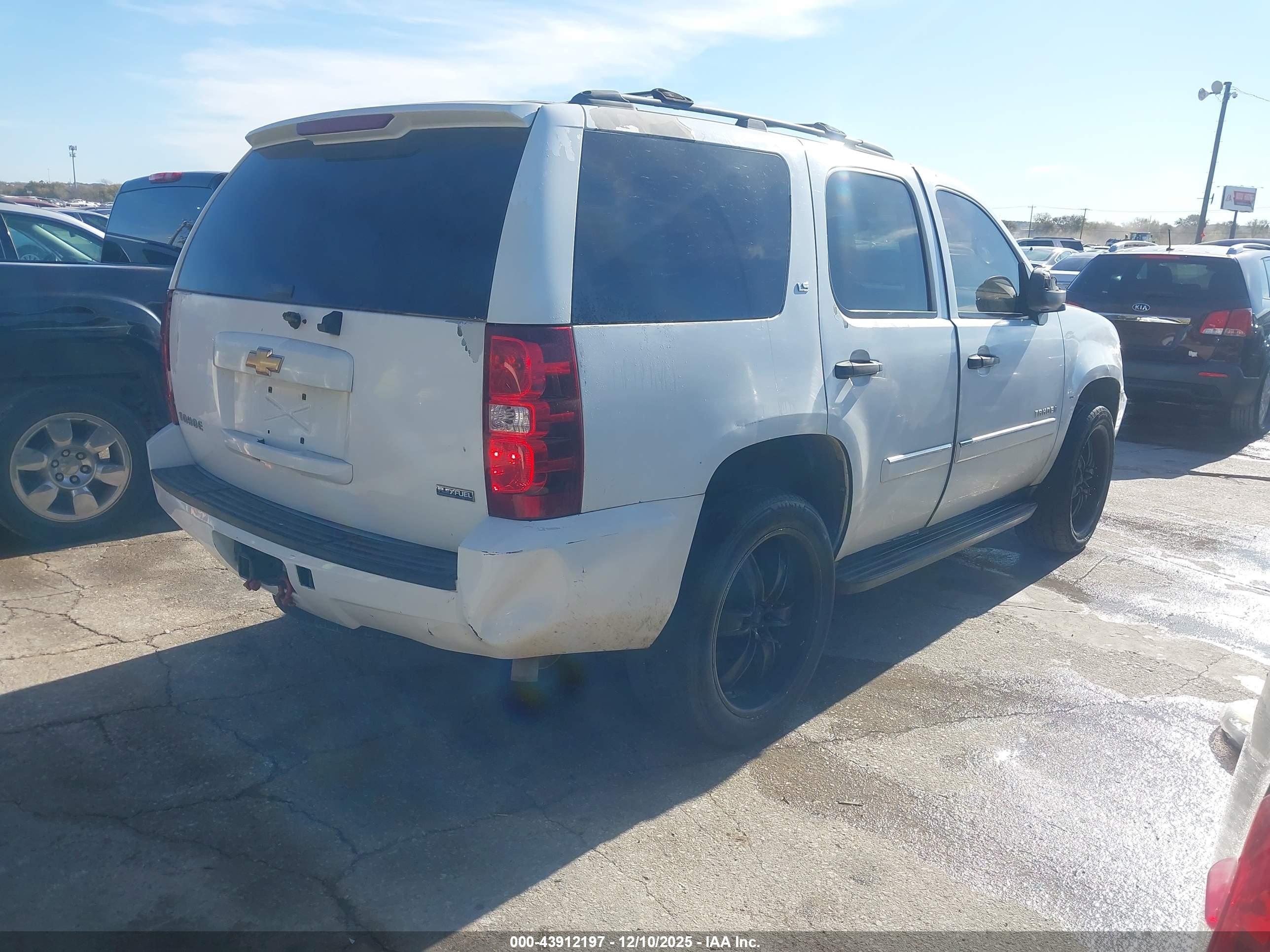 CHEVROLET TAHOE image 4
