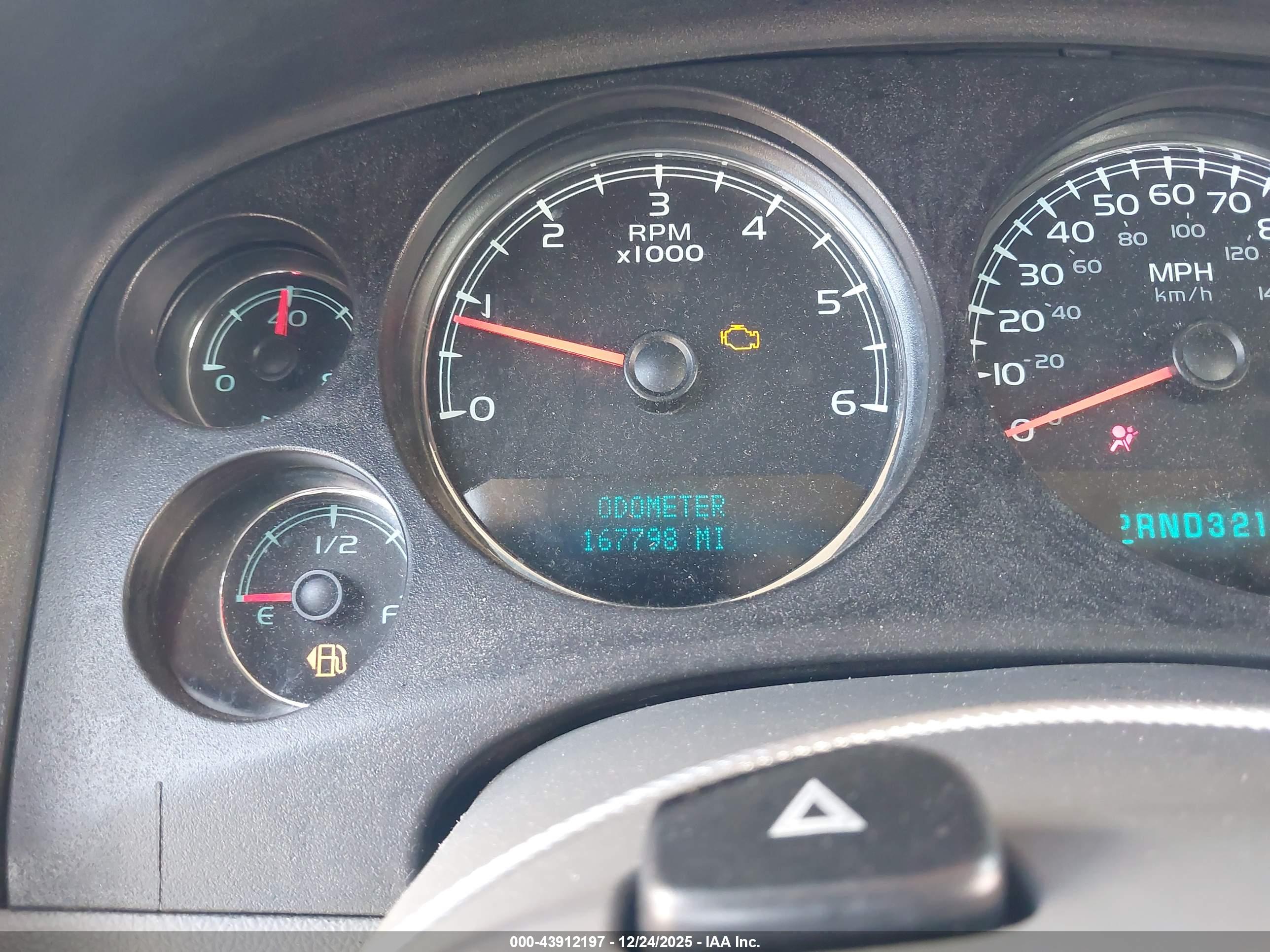 CHEVROLET TAHOE image 7