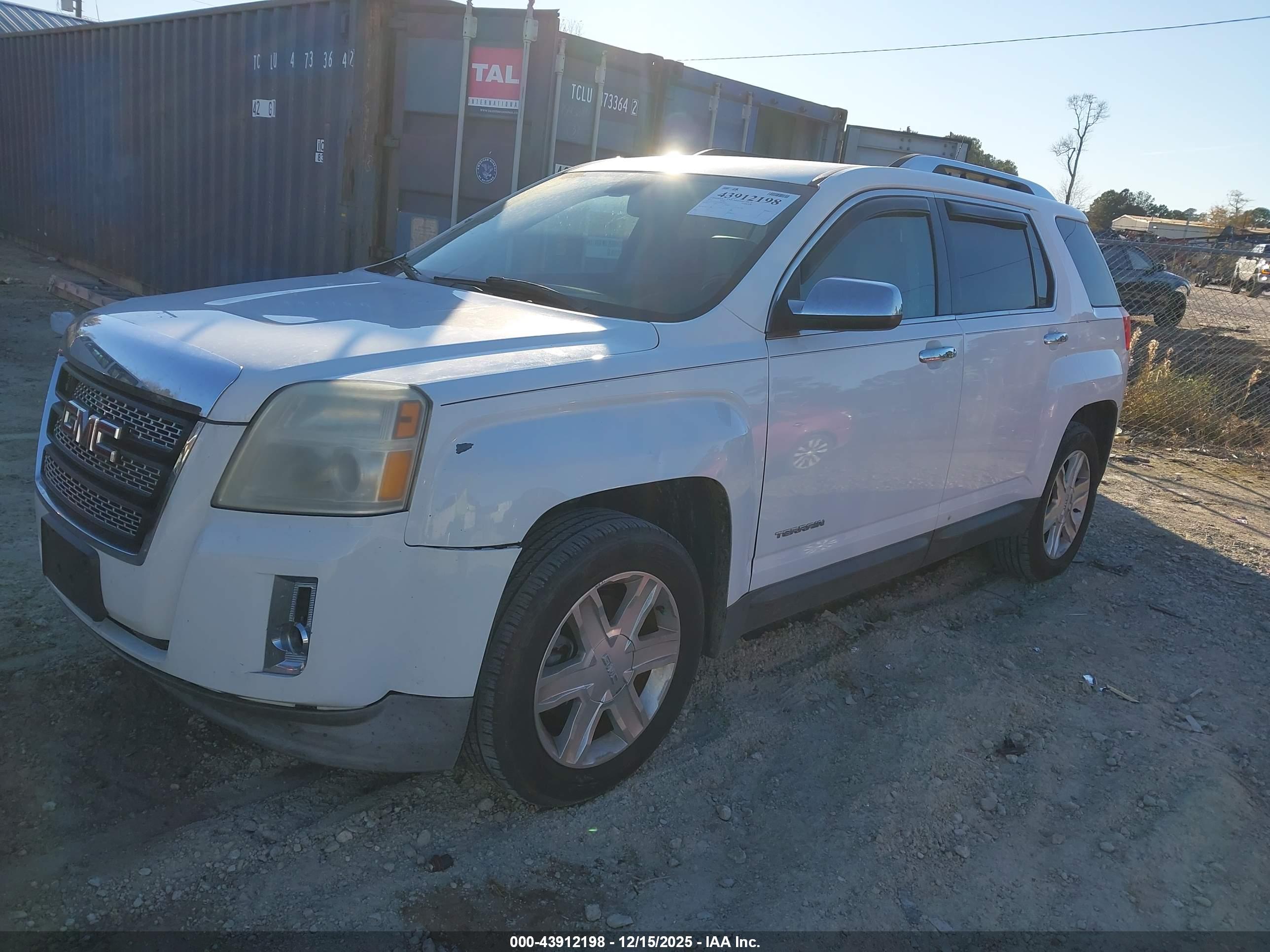 GMC TERRAIN image 2