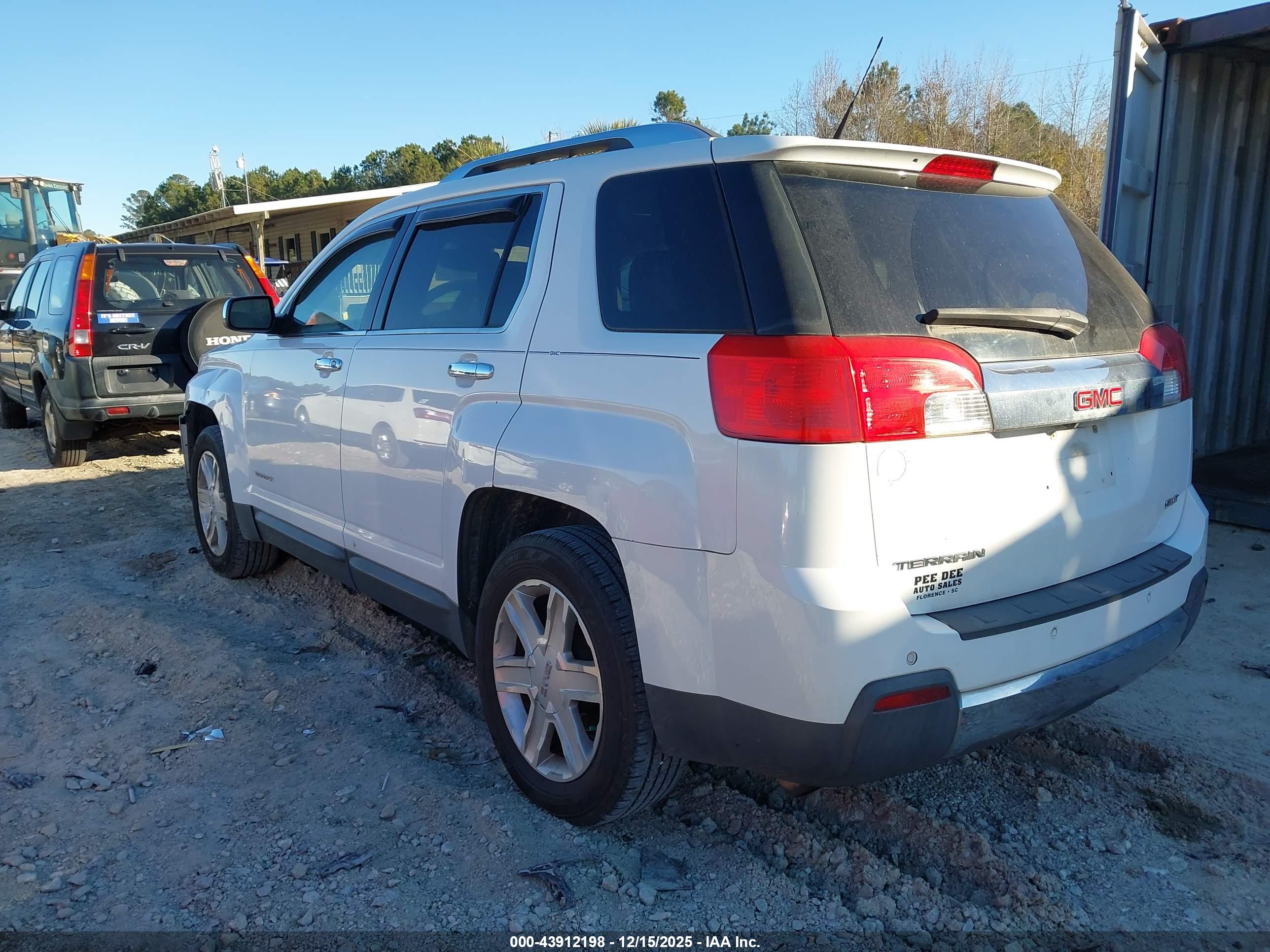 GMC TERRAIN image 3