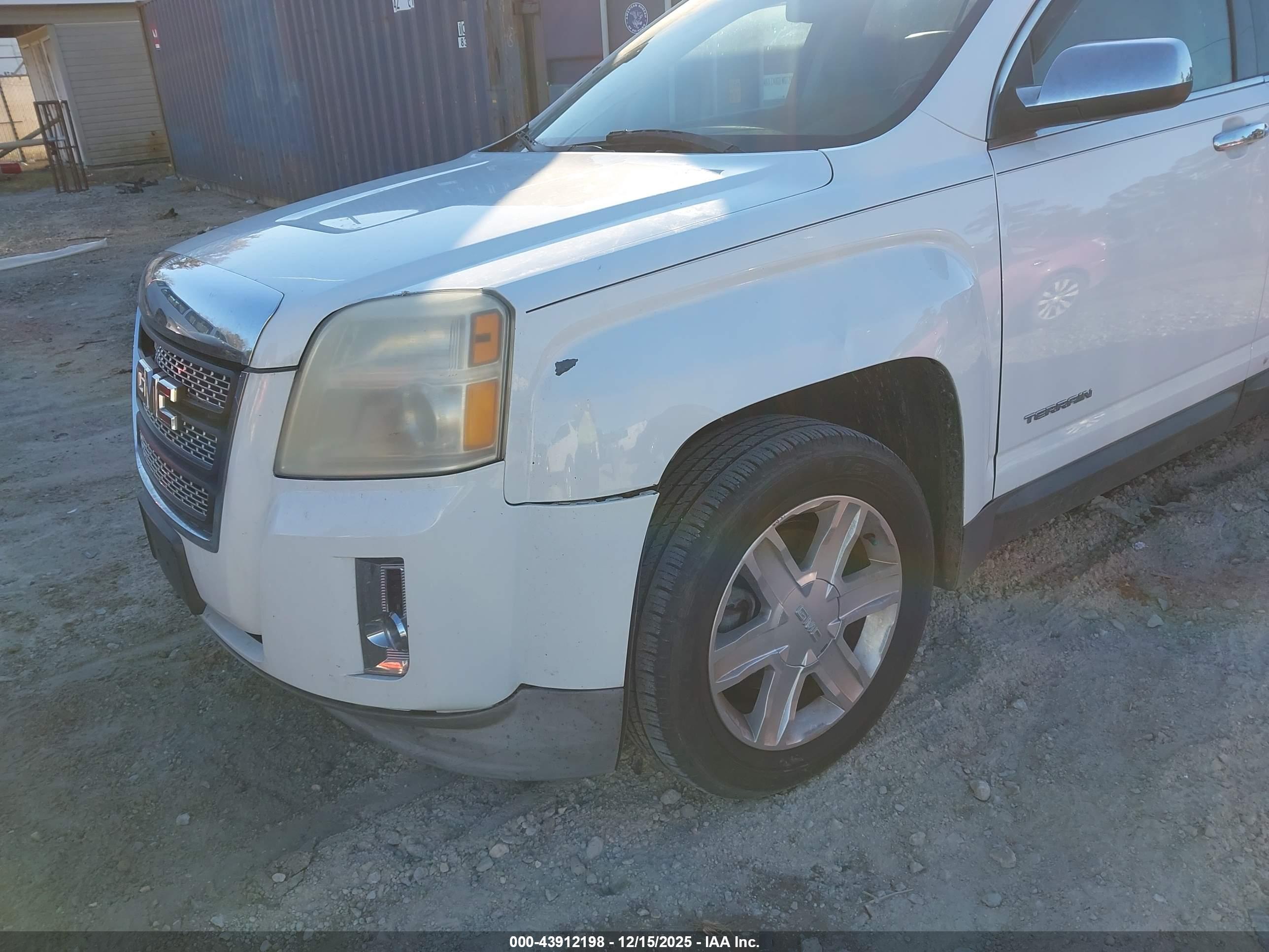 GMC TERRAIN image 6