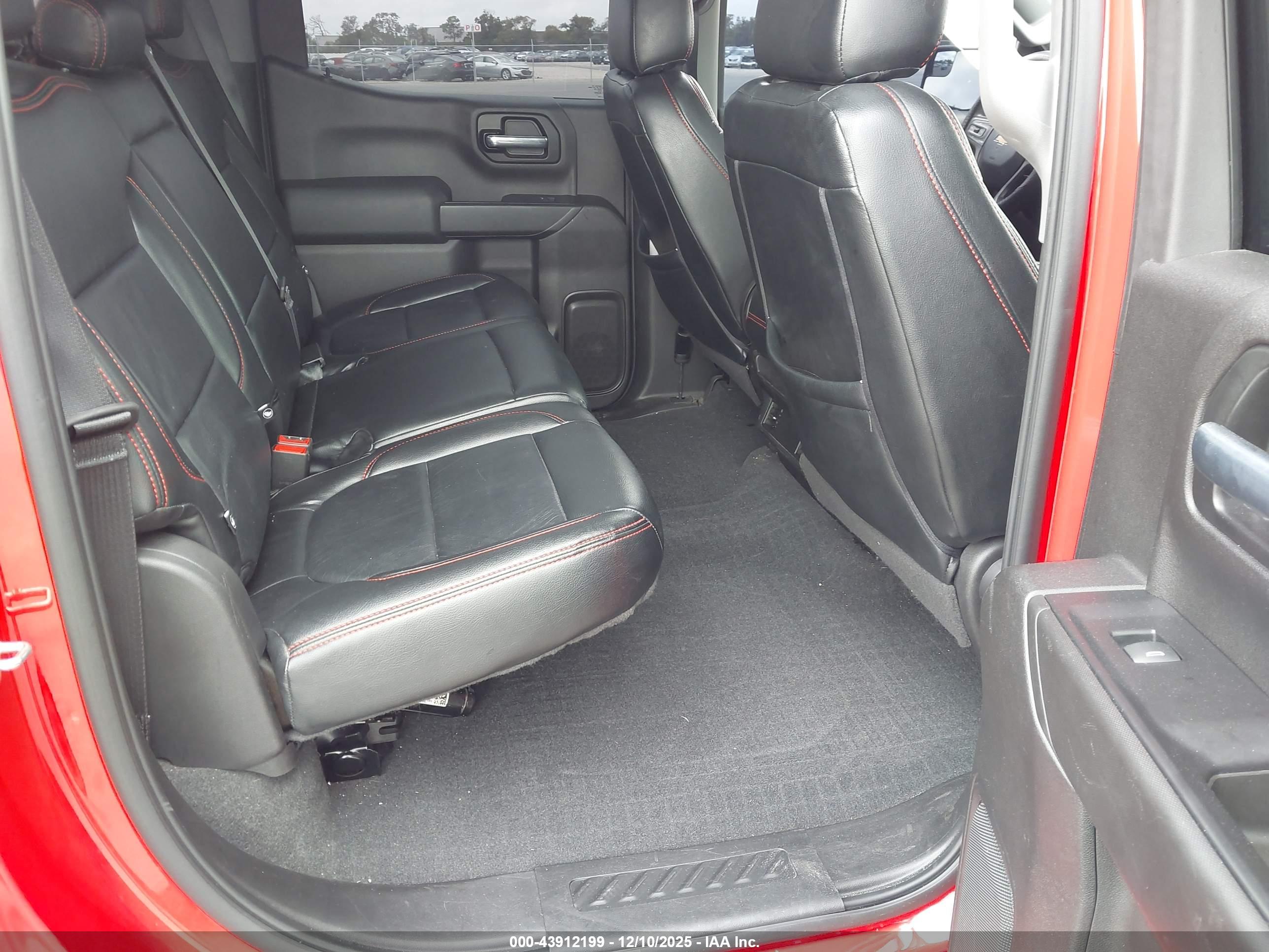 CHEVROLET SILVERADO image 8