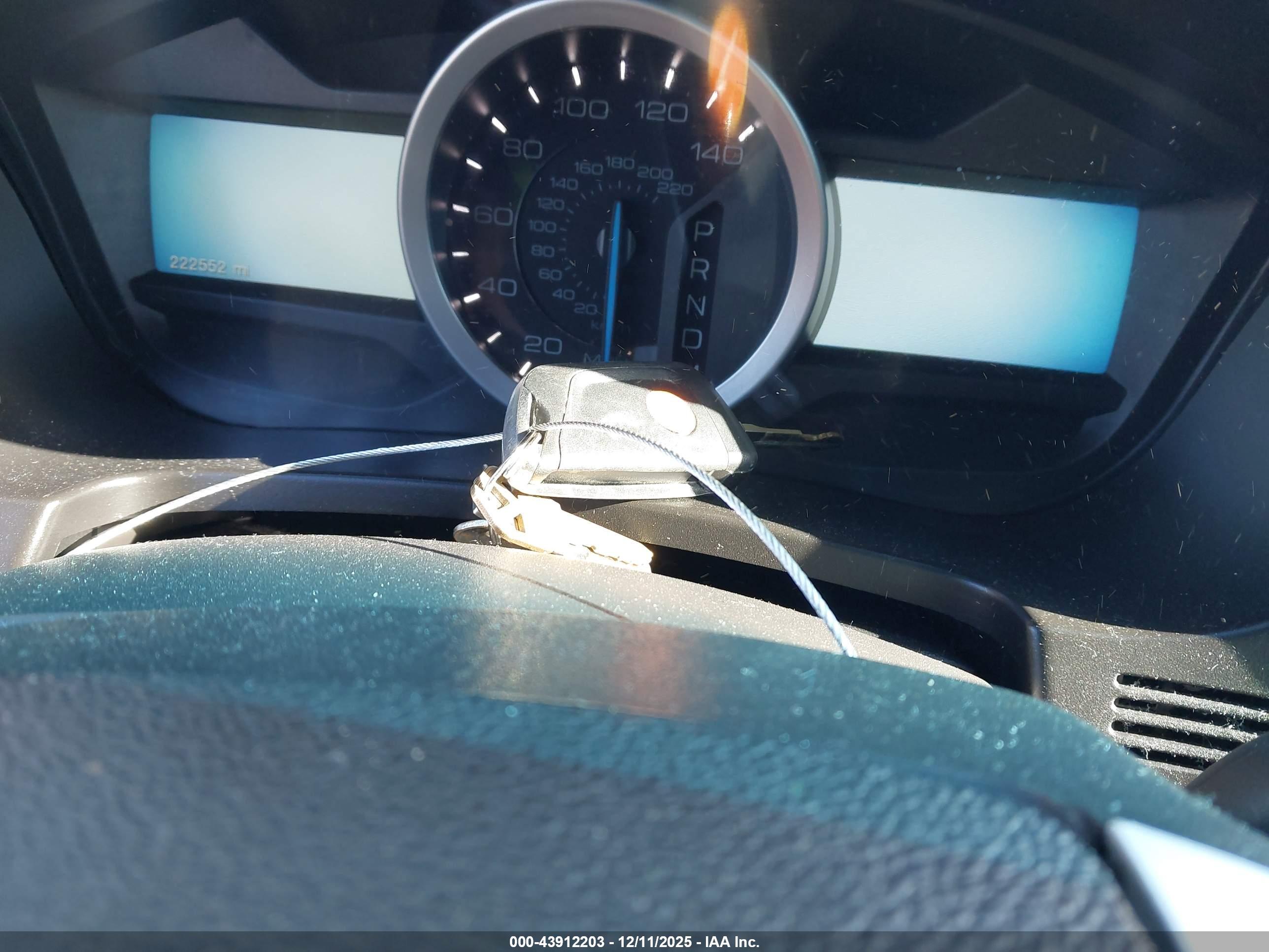 FORD EXPLORER image 11