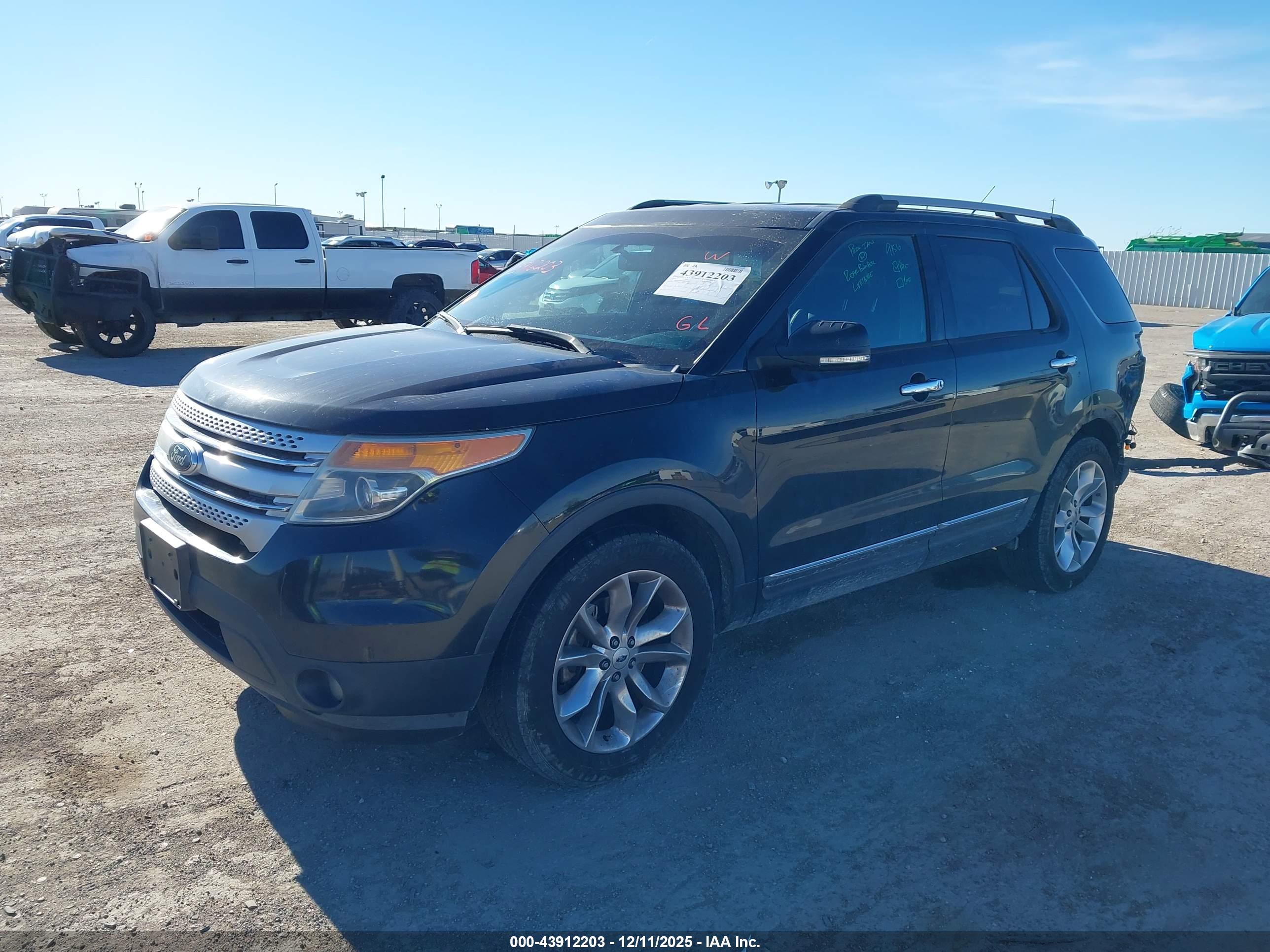 FORD EXPLORER image 2