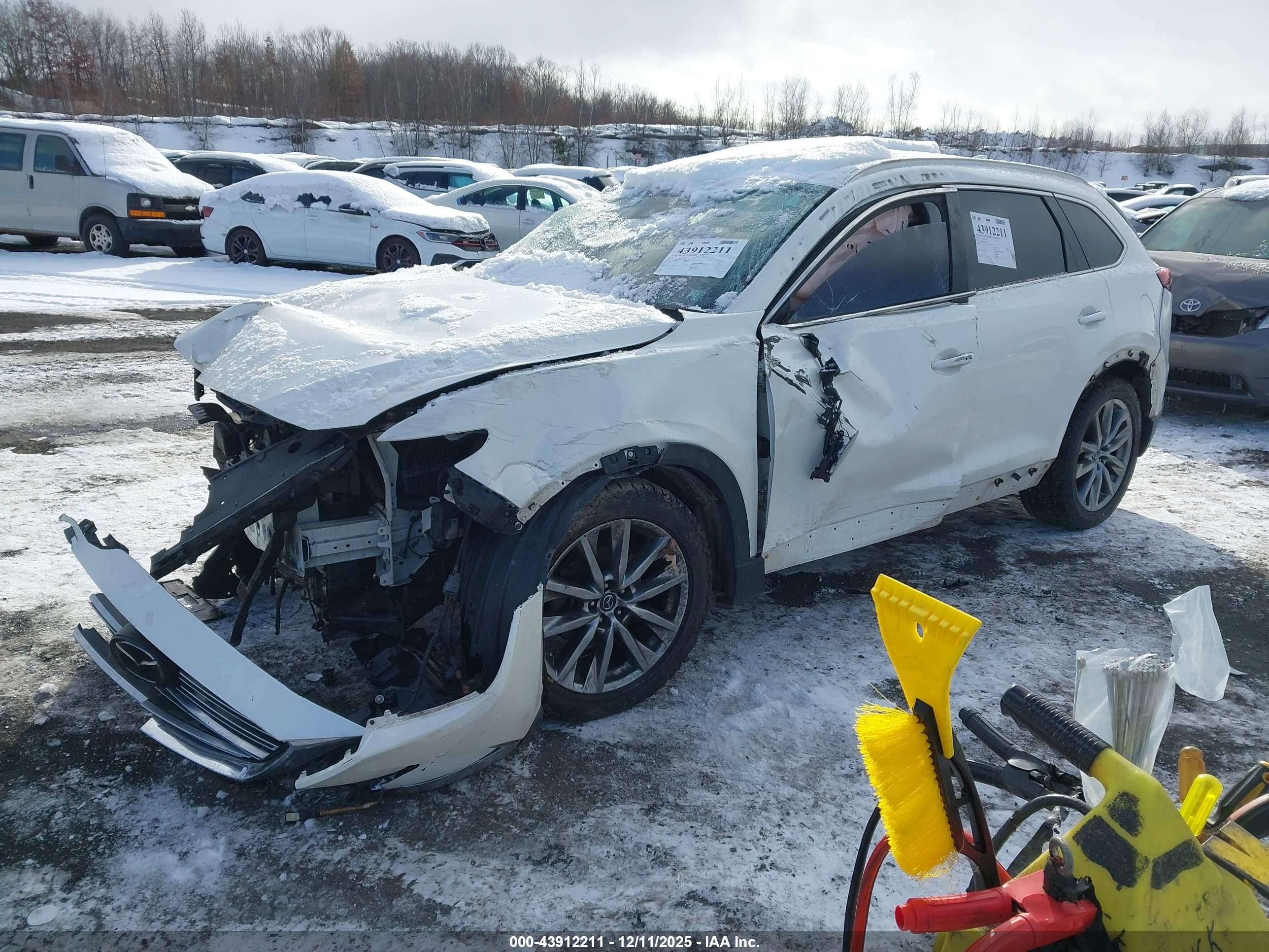 MAZDA CX-9 image 2