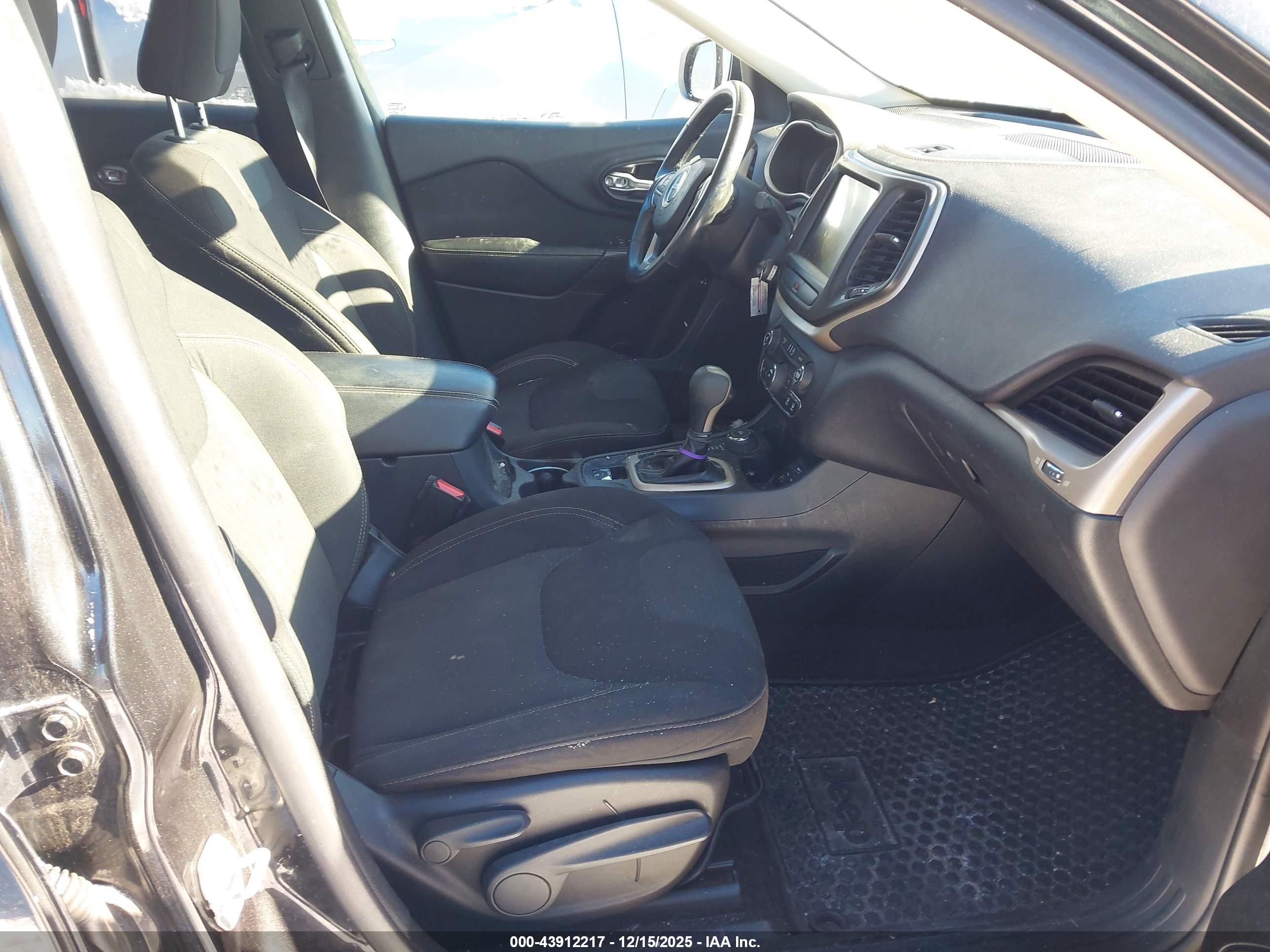 JEEP CHEROKEE image 5