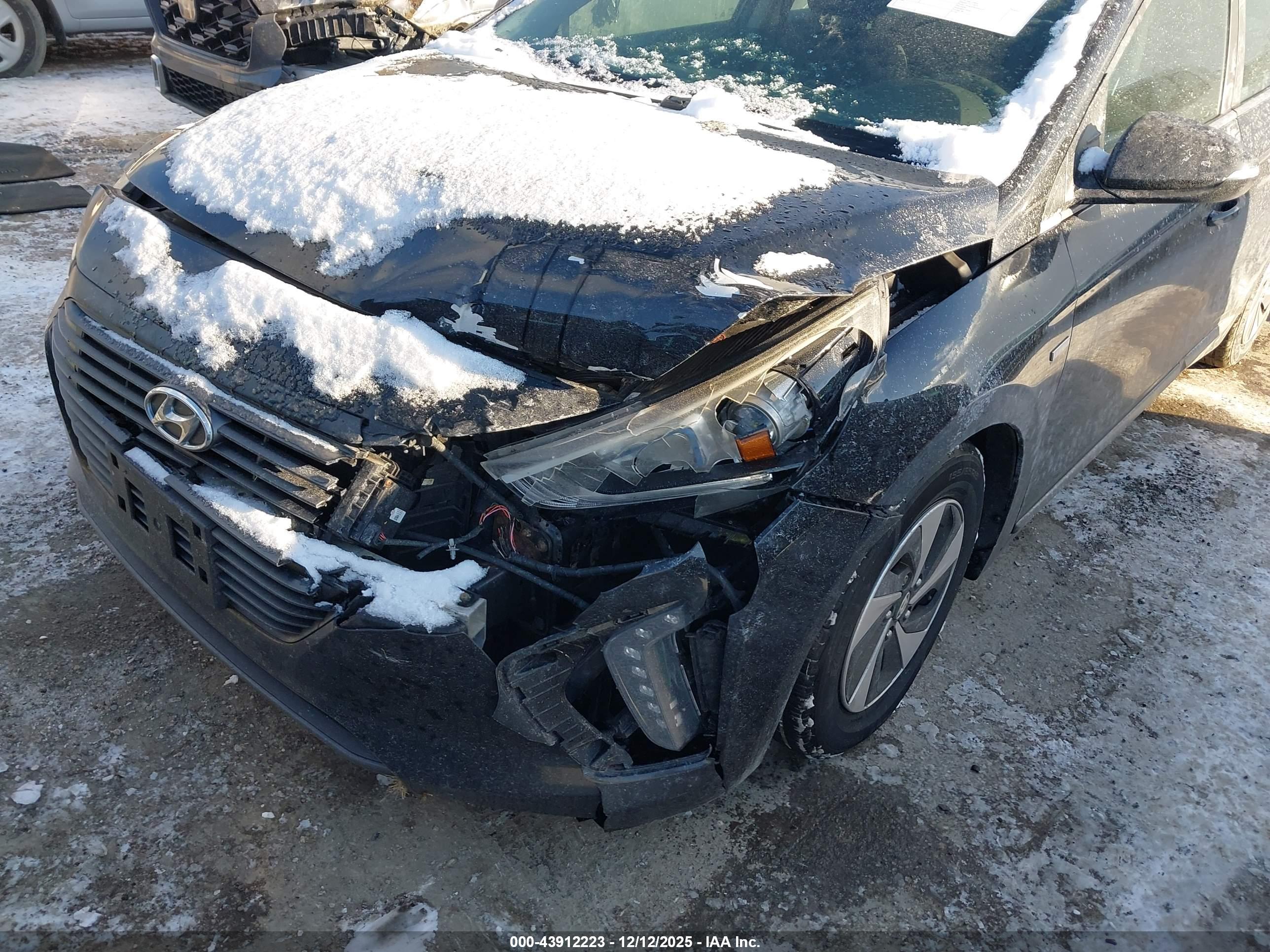 HYUNDAI IONIQ image 6