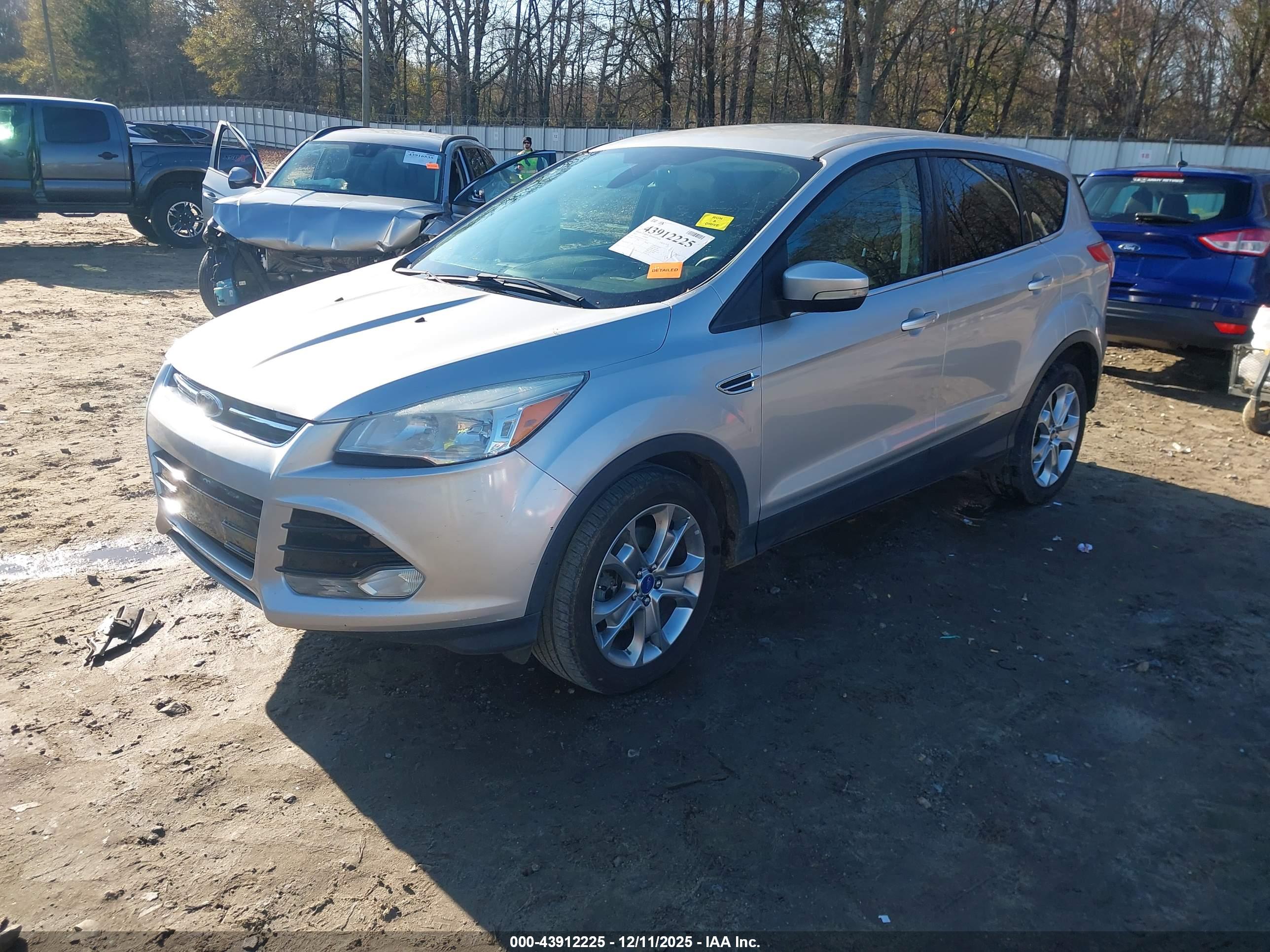 FORD ESCAPE image 2