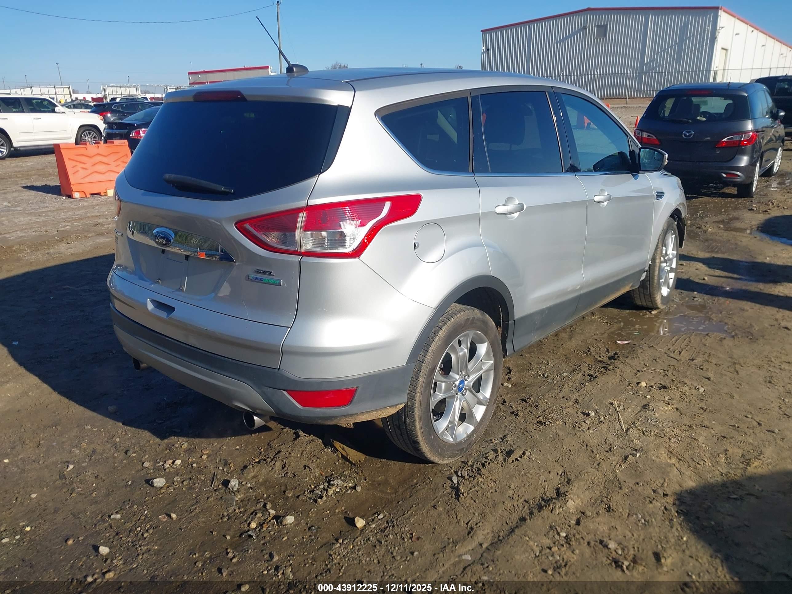 FORD ESCAPE image 4