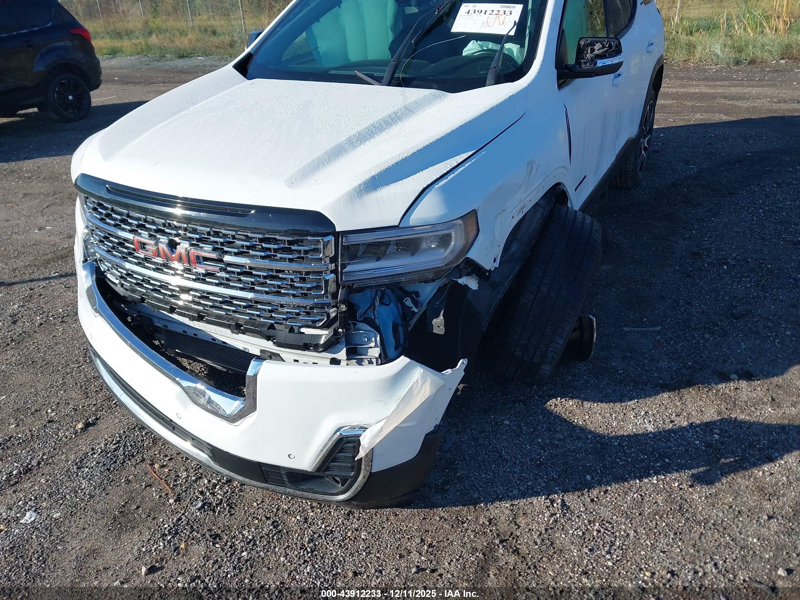 GMC ACADIA image 6