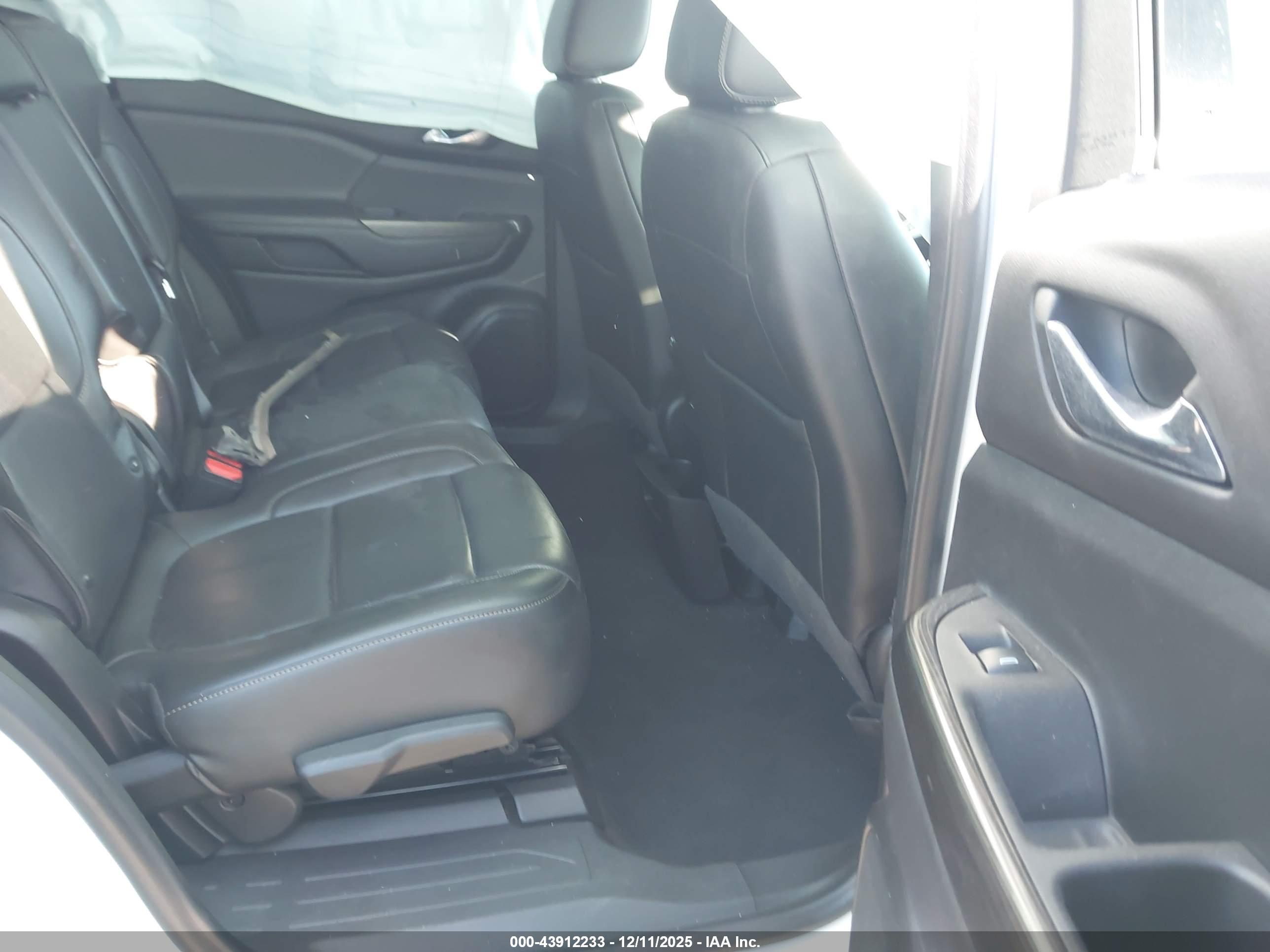 GMC ACADIA image 8