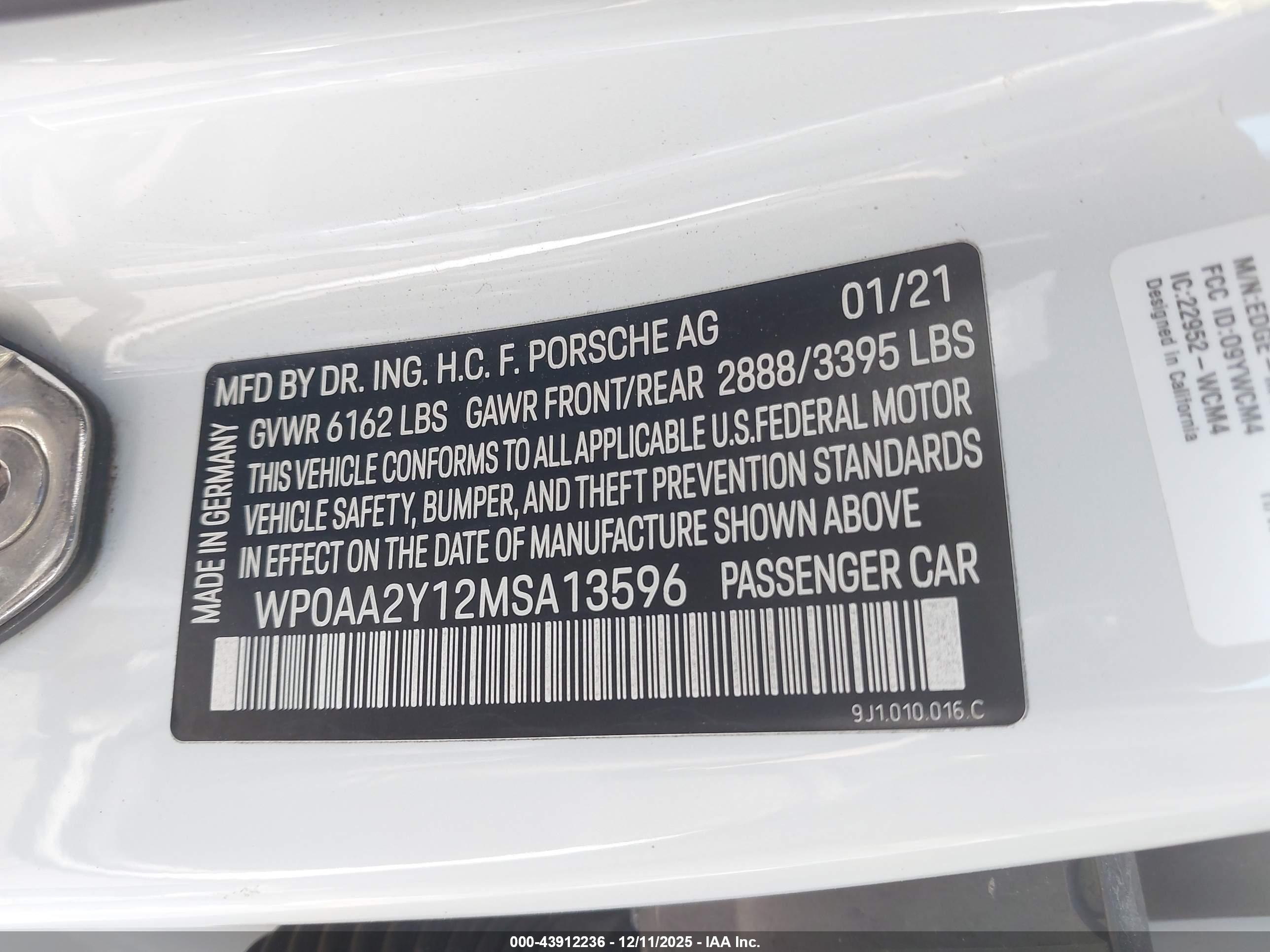 PORSCHE TAYCAN image 9
