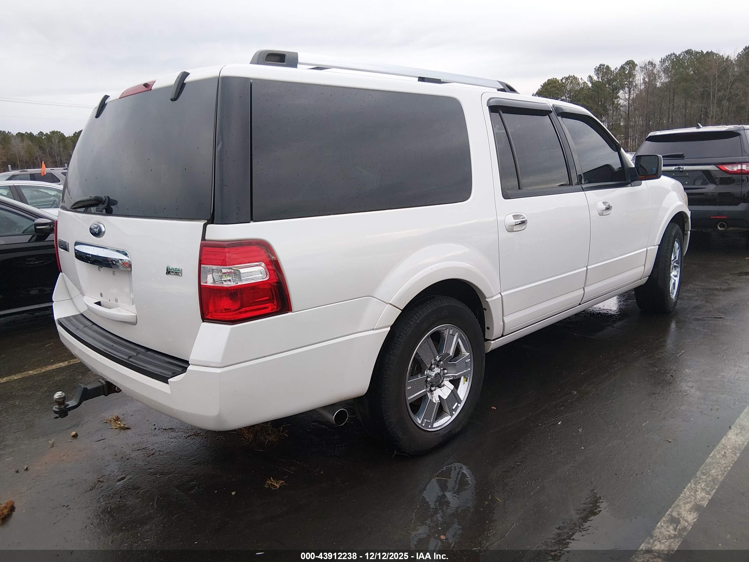 FORD EXPEDITION image 4