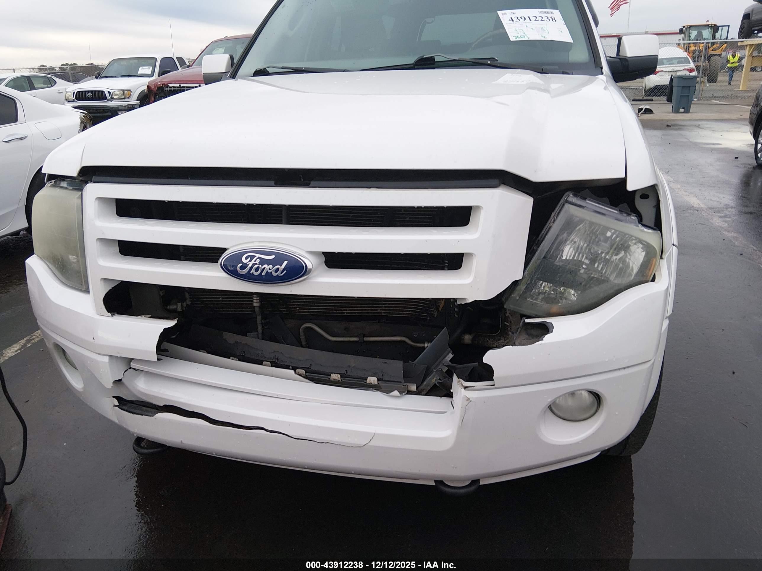 FORD EXPEDITION image 6