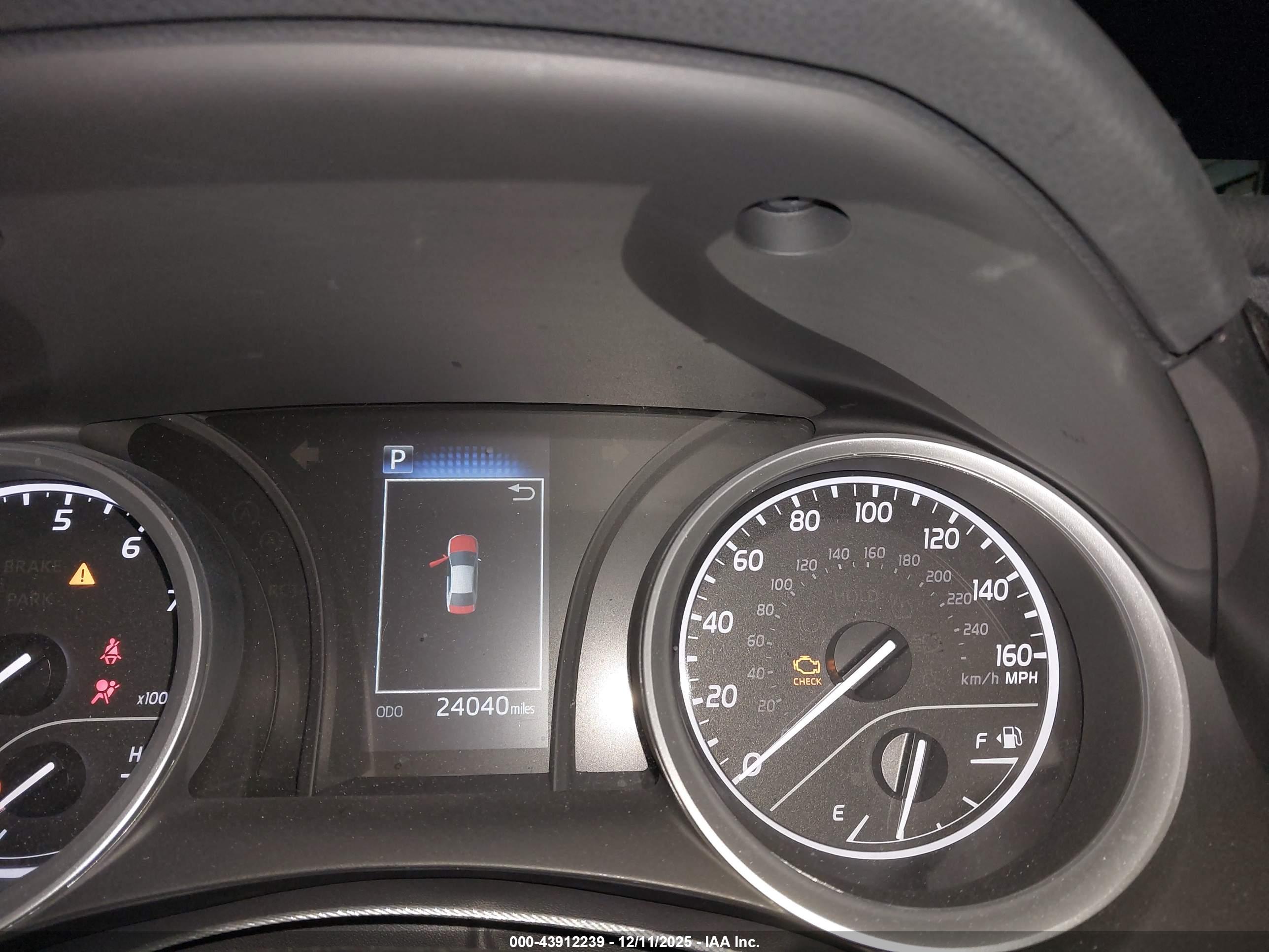 TOYOTA CAMRY image 7