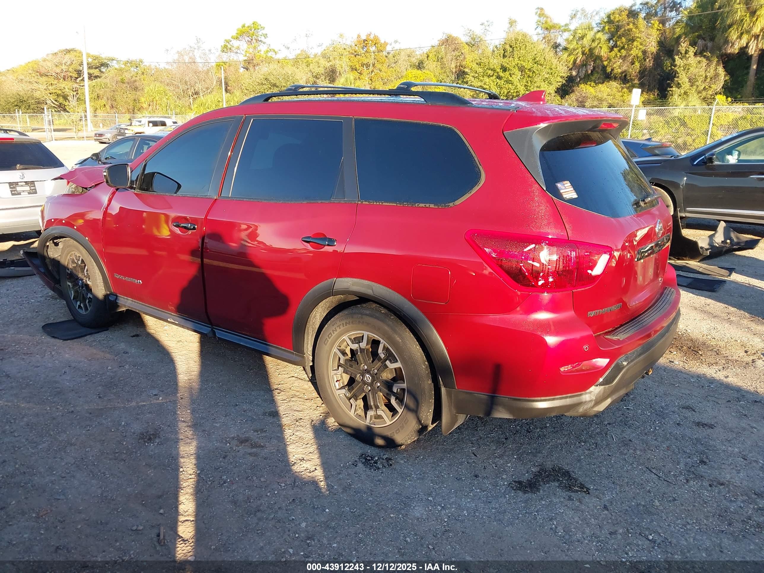NISSAN PATHFINDER image 3