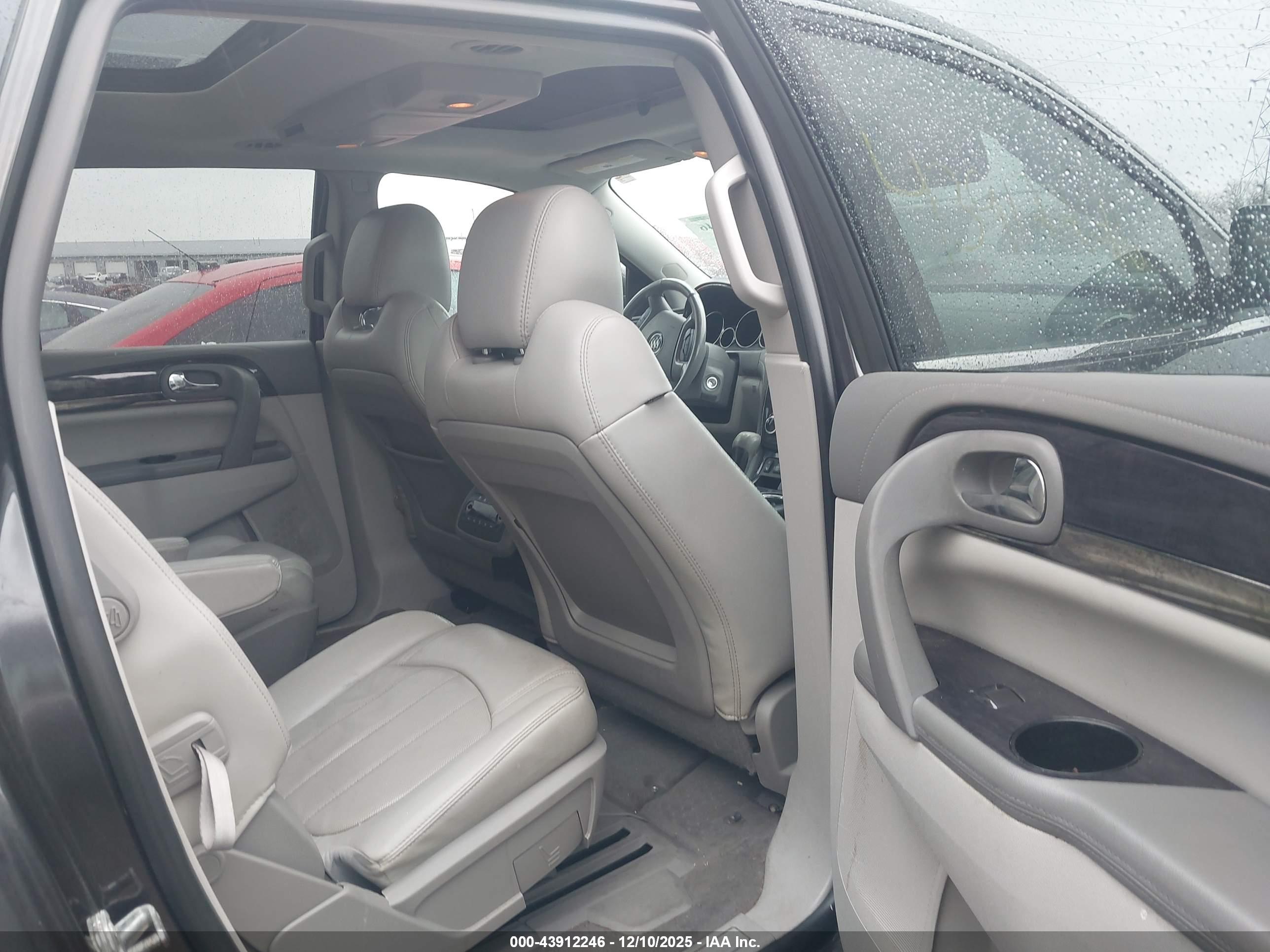 BUICK ENCLAVE image 8