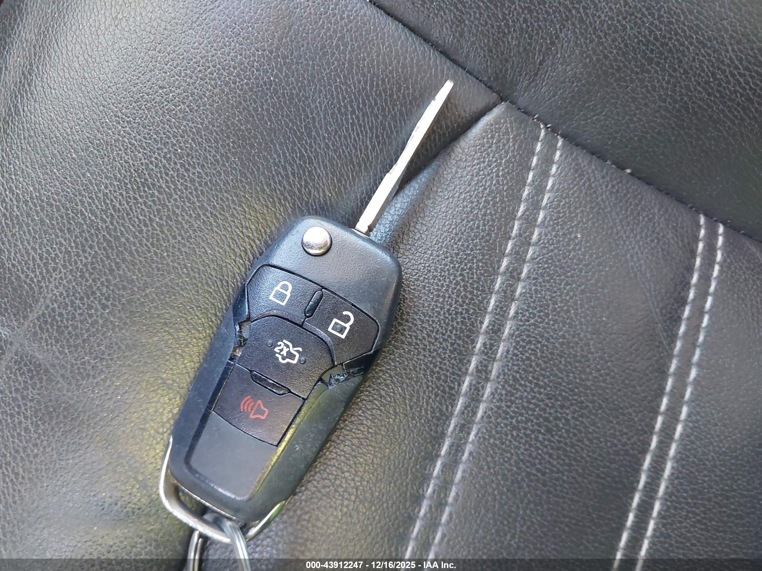 FORD FUSION image 11