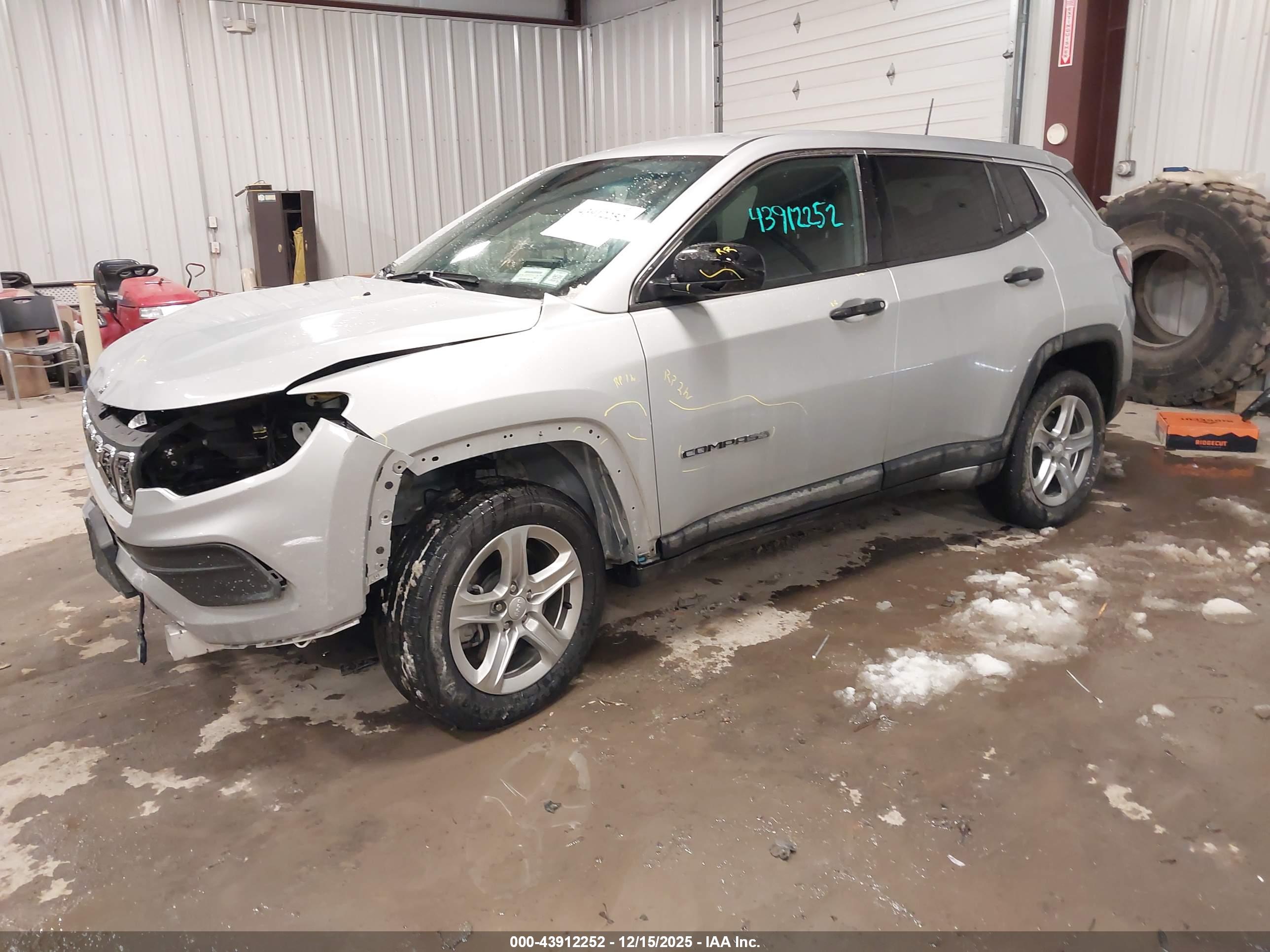 JEEP COMPASS image 2