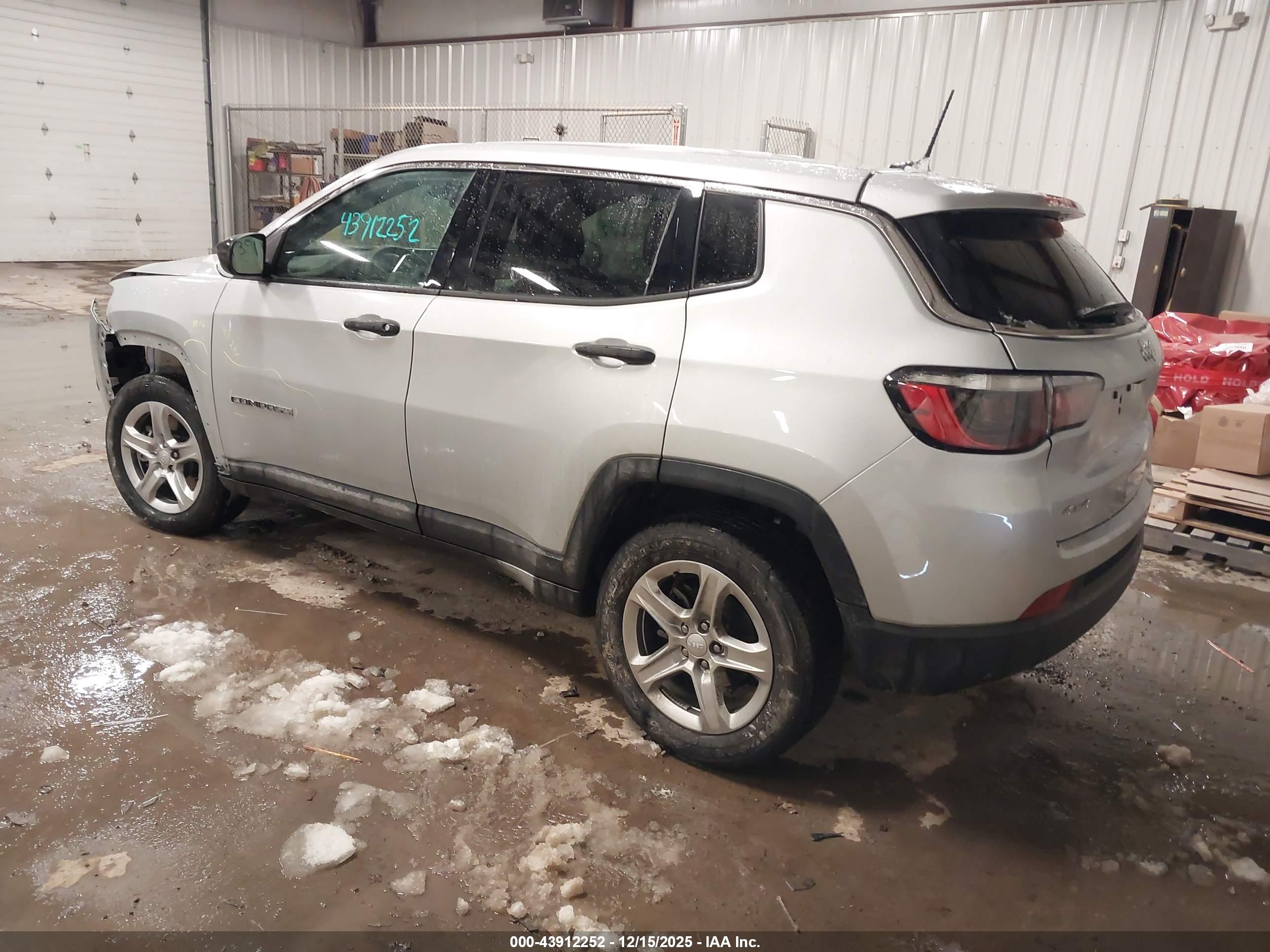 JEEP COMPASS image 3