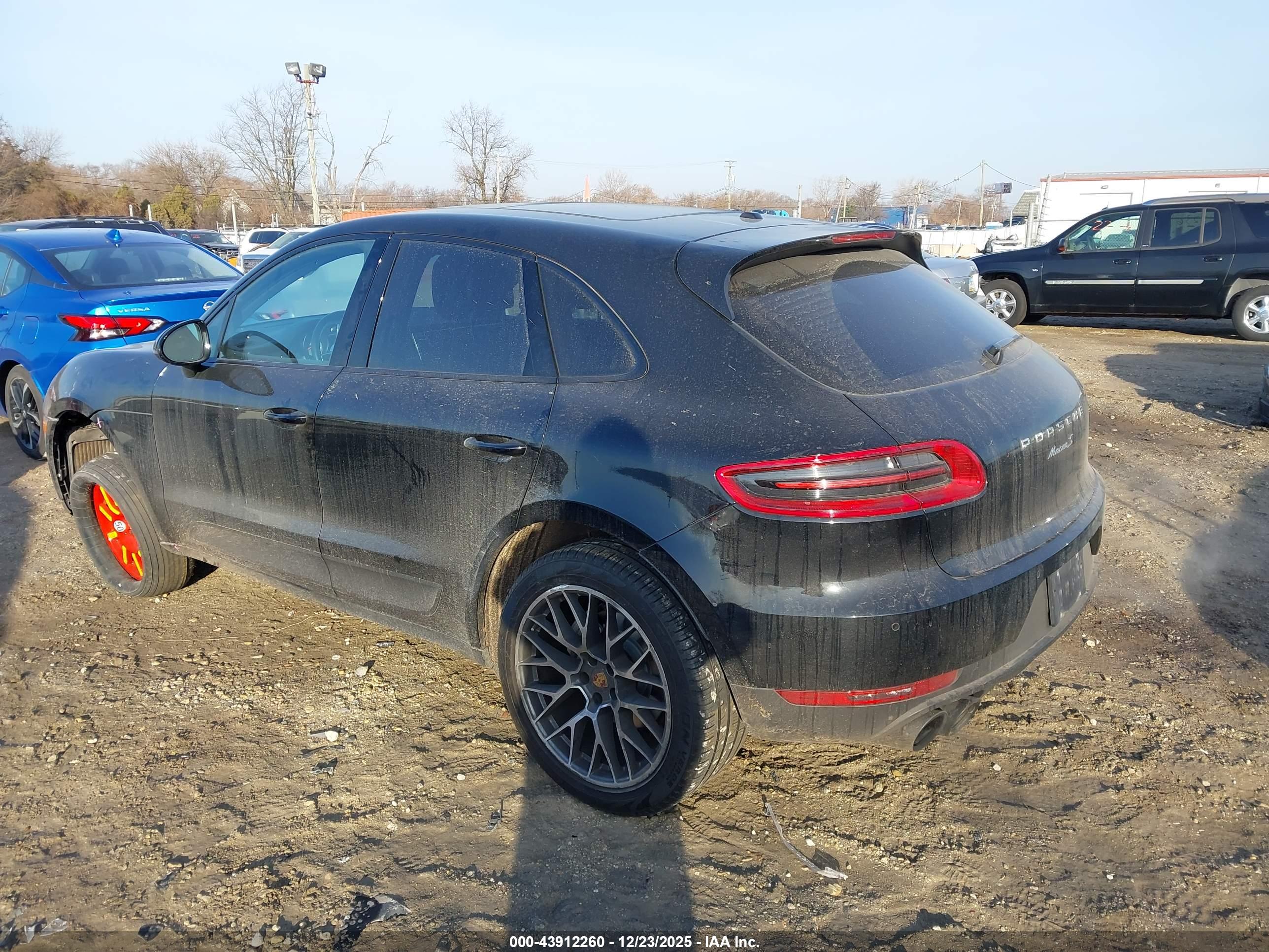 PORSCHE MACAN image 3