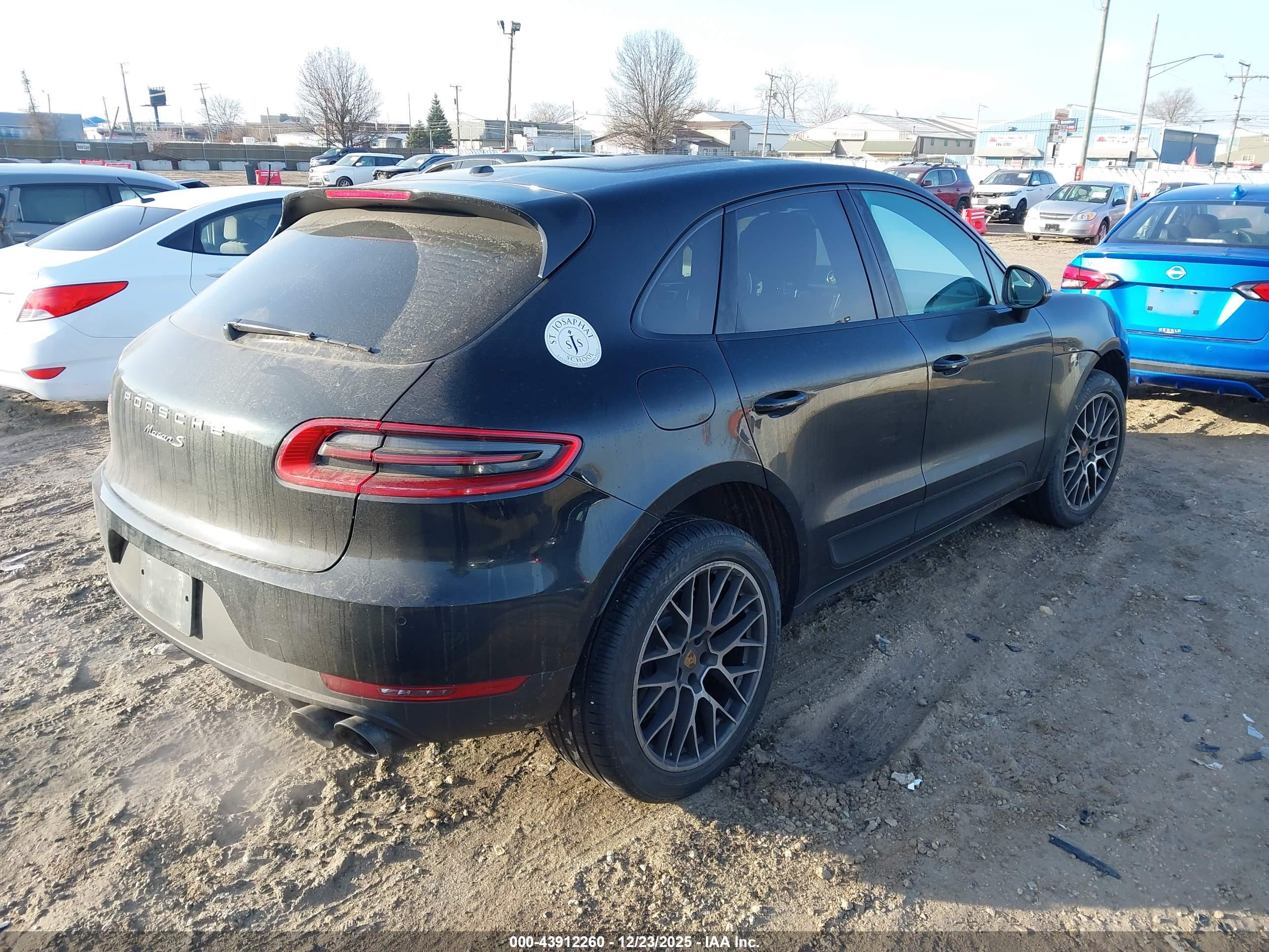 PORSCHE MACAN image 4