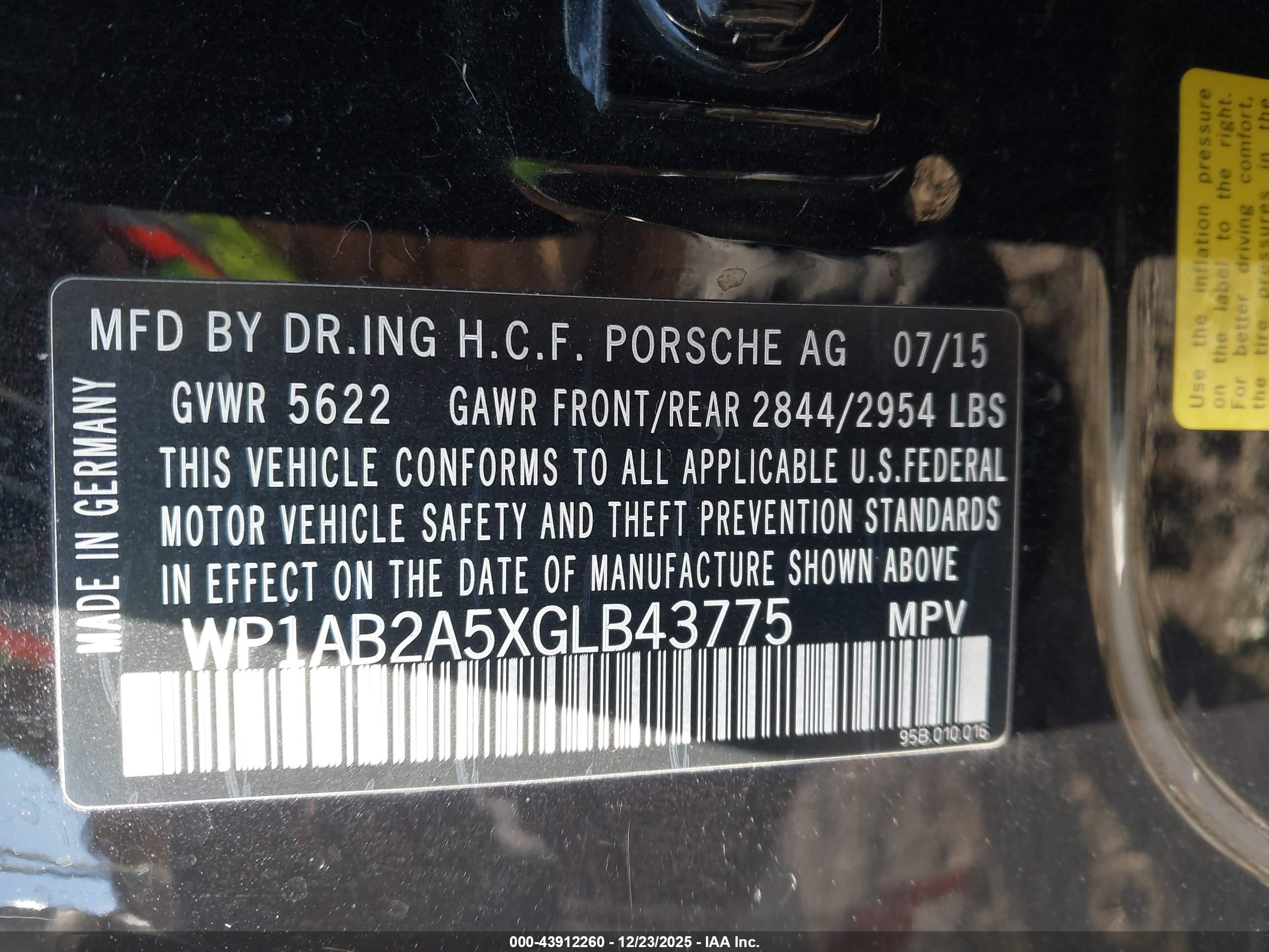PORSCHE MACAN image 9