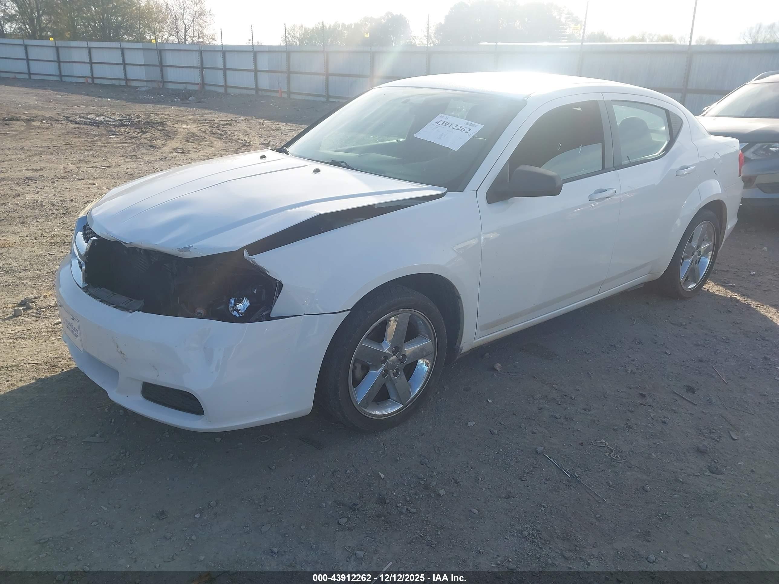 DODGE AVENGER image 2
