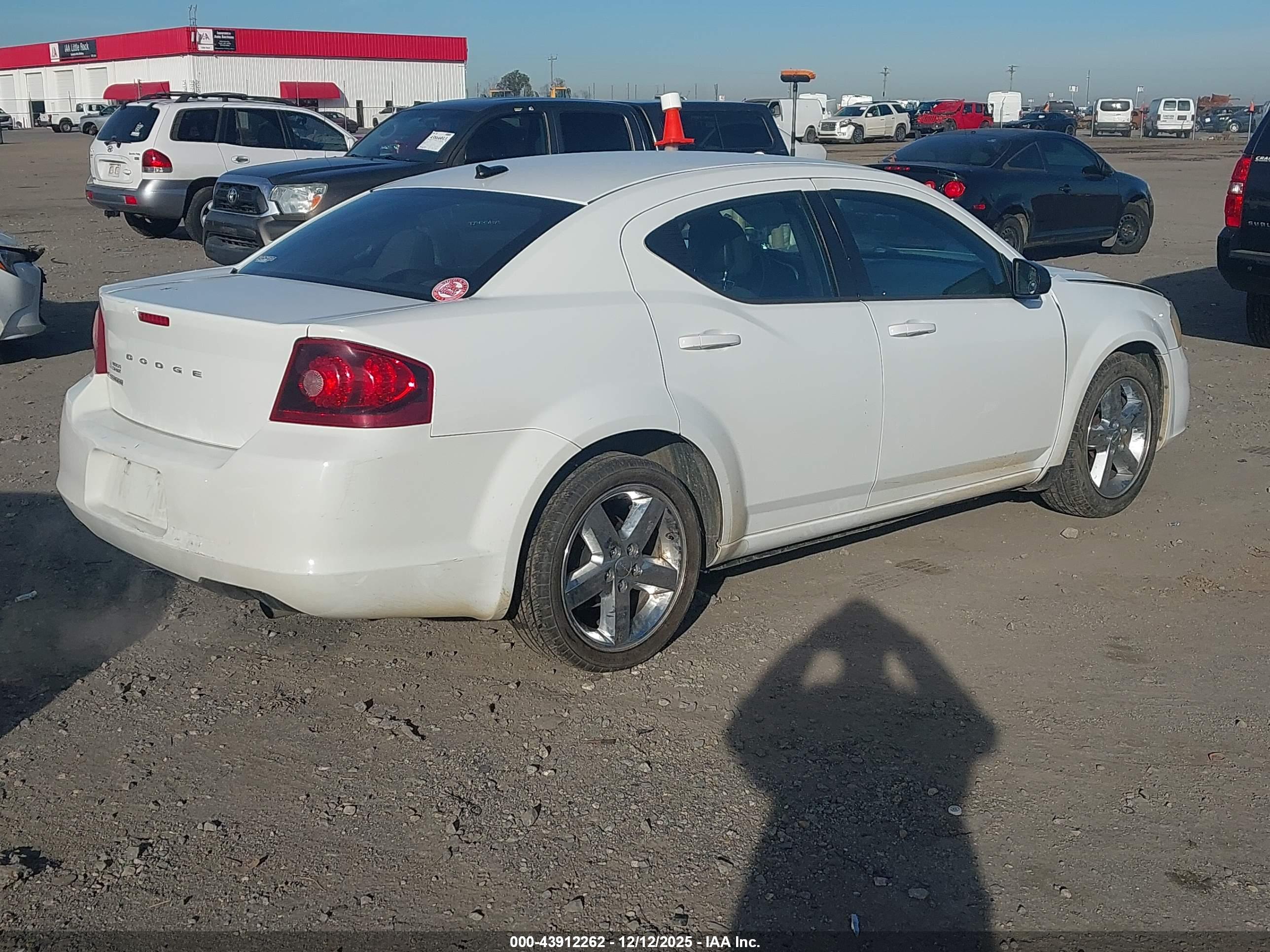 DODGE AVENGER image 4