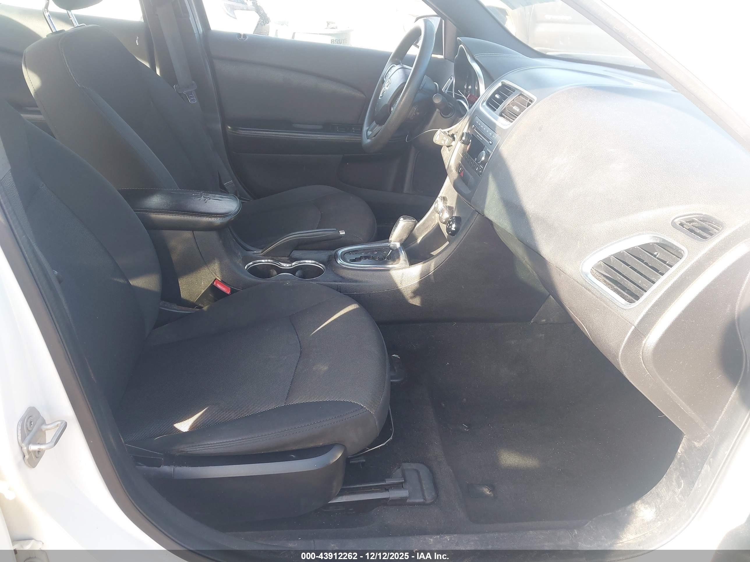 DODGE AVENGER image 5