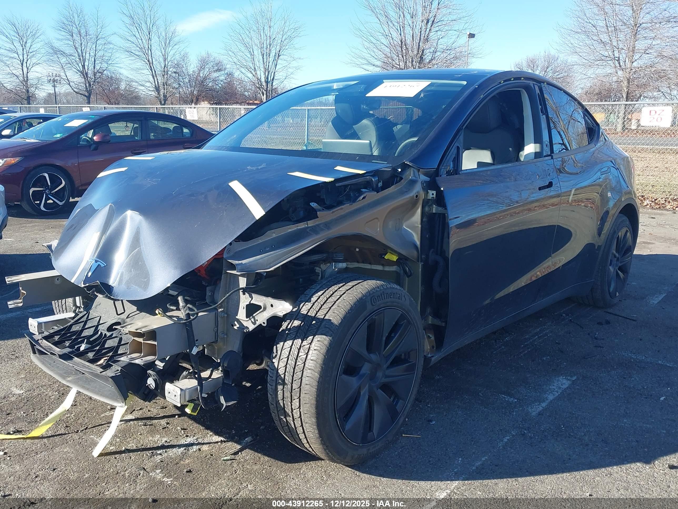 TESLA MODEL image 2