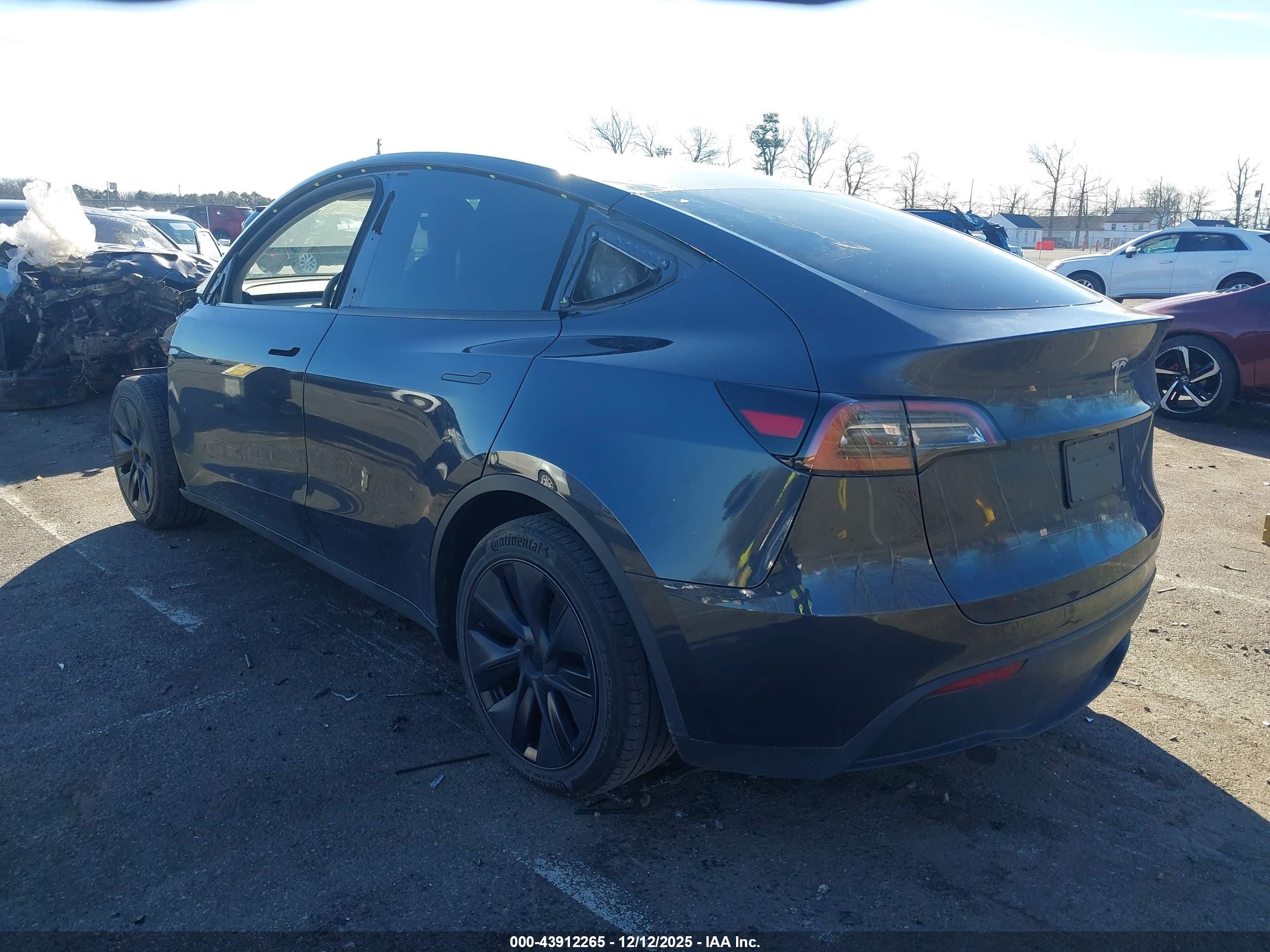TESLA MODEL image 3