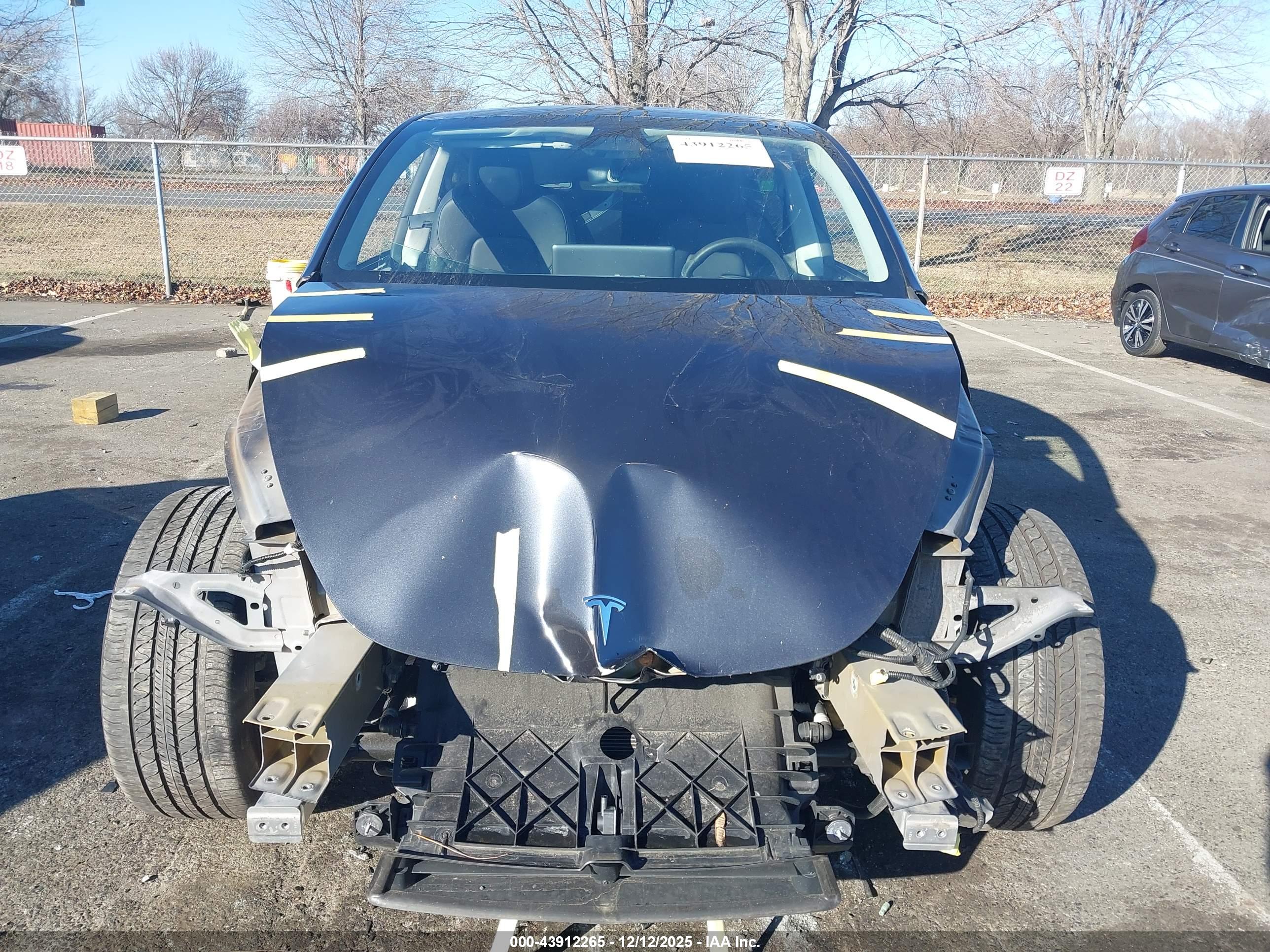 TESLA MODEL image 6