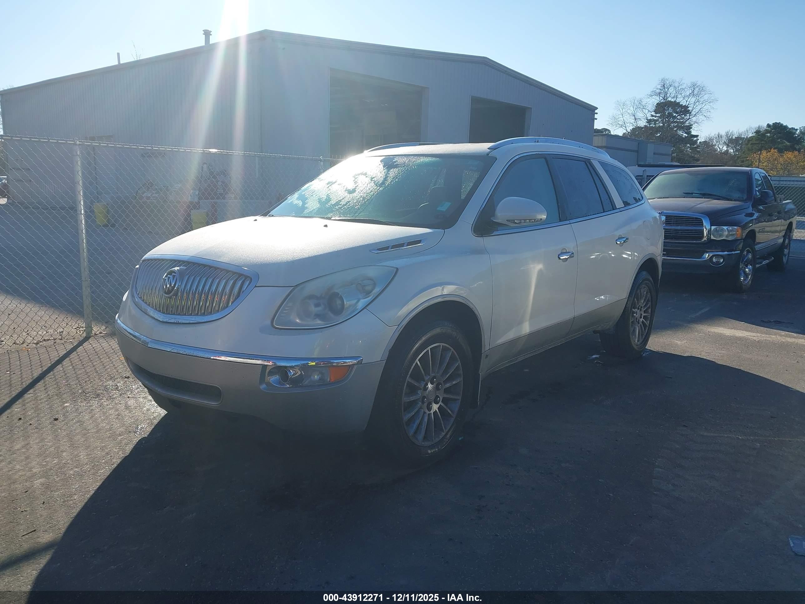 BUICK ENCLAVE image 2