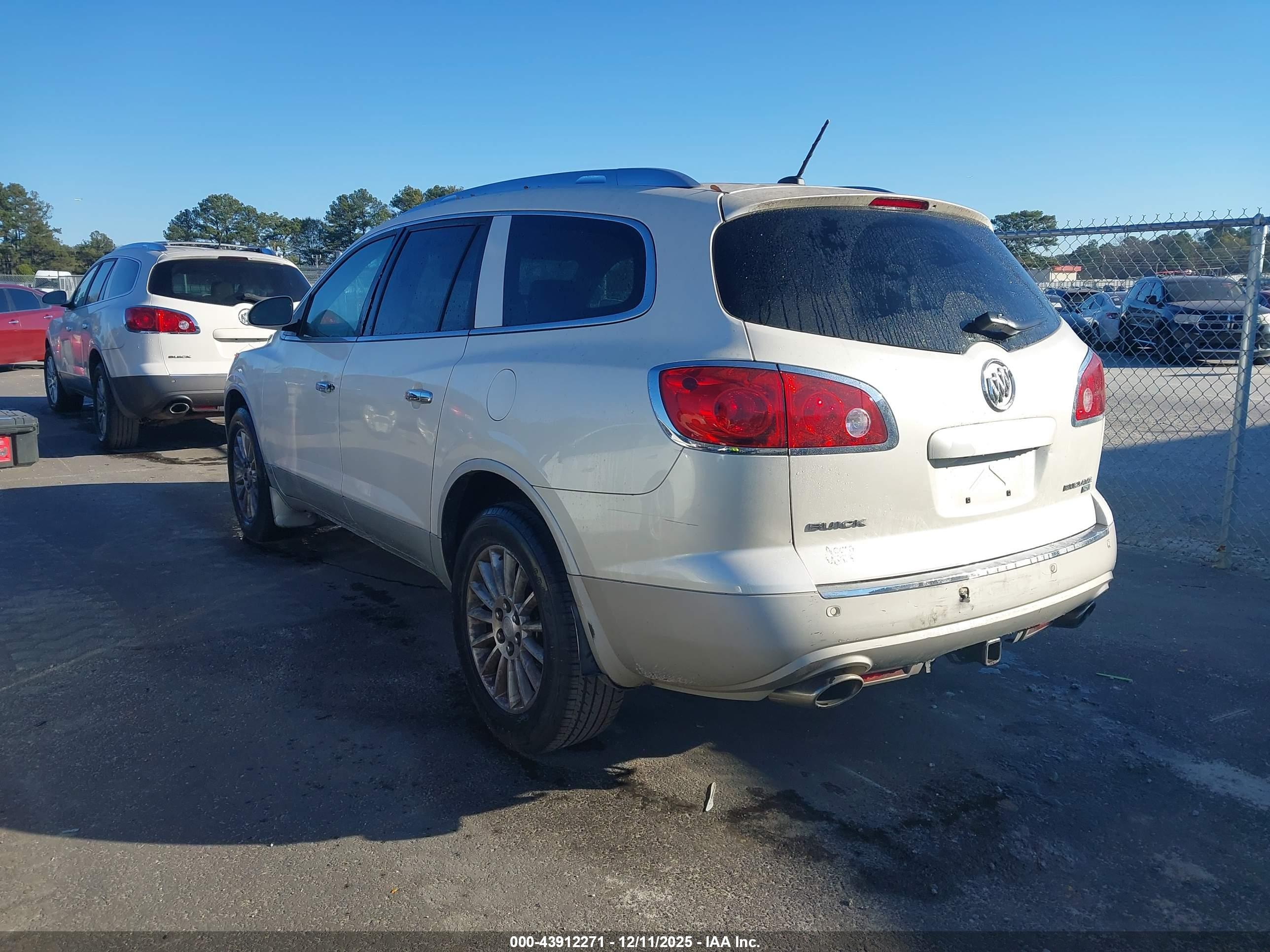 BUICK ENCLAVE image 3
