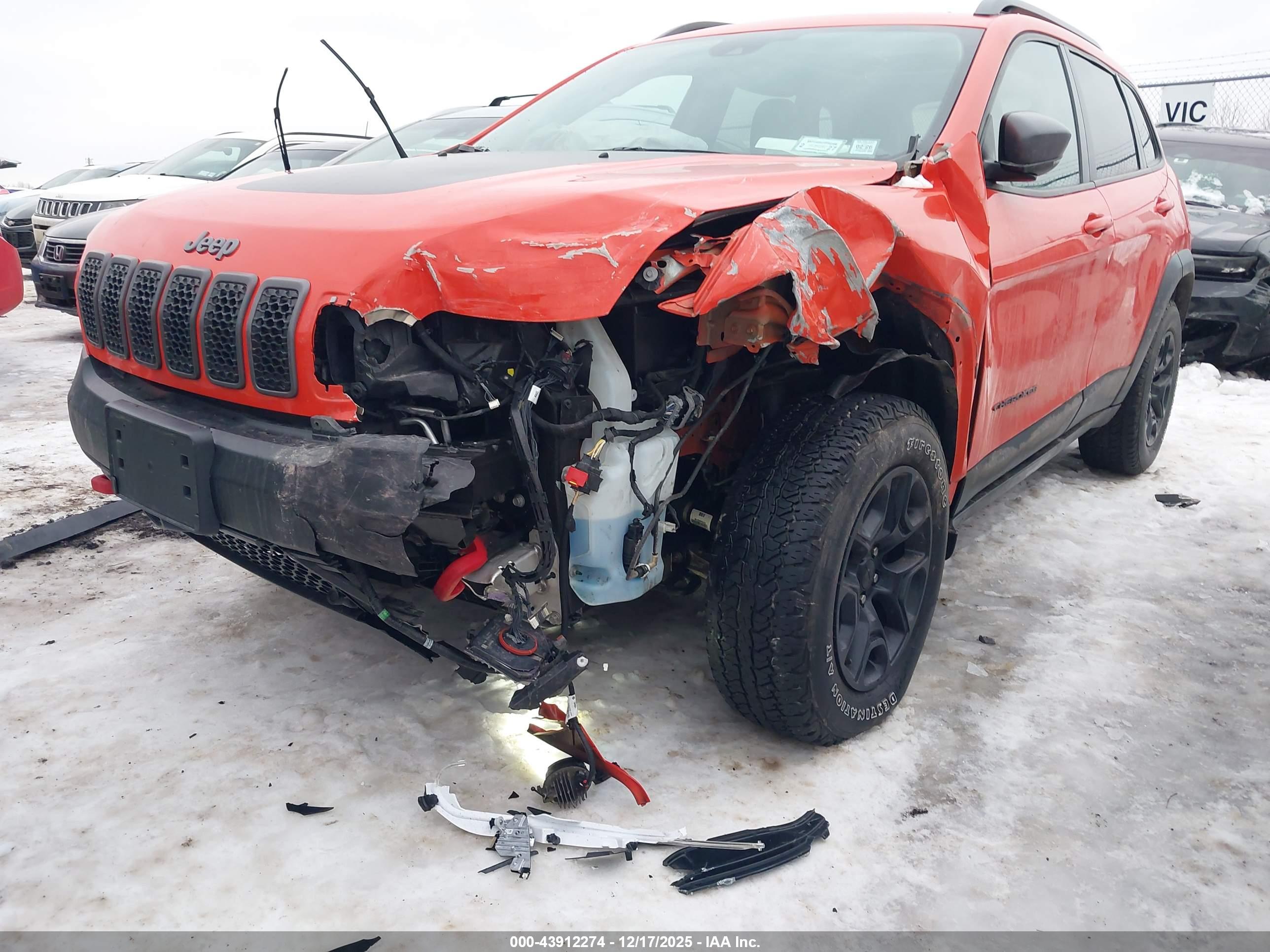 JEEP CHEROKEE image 6