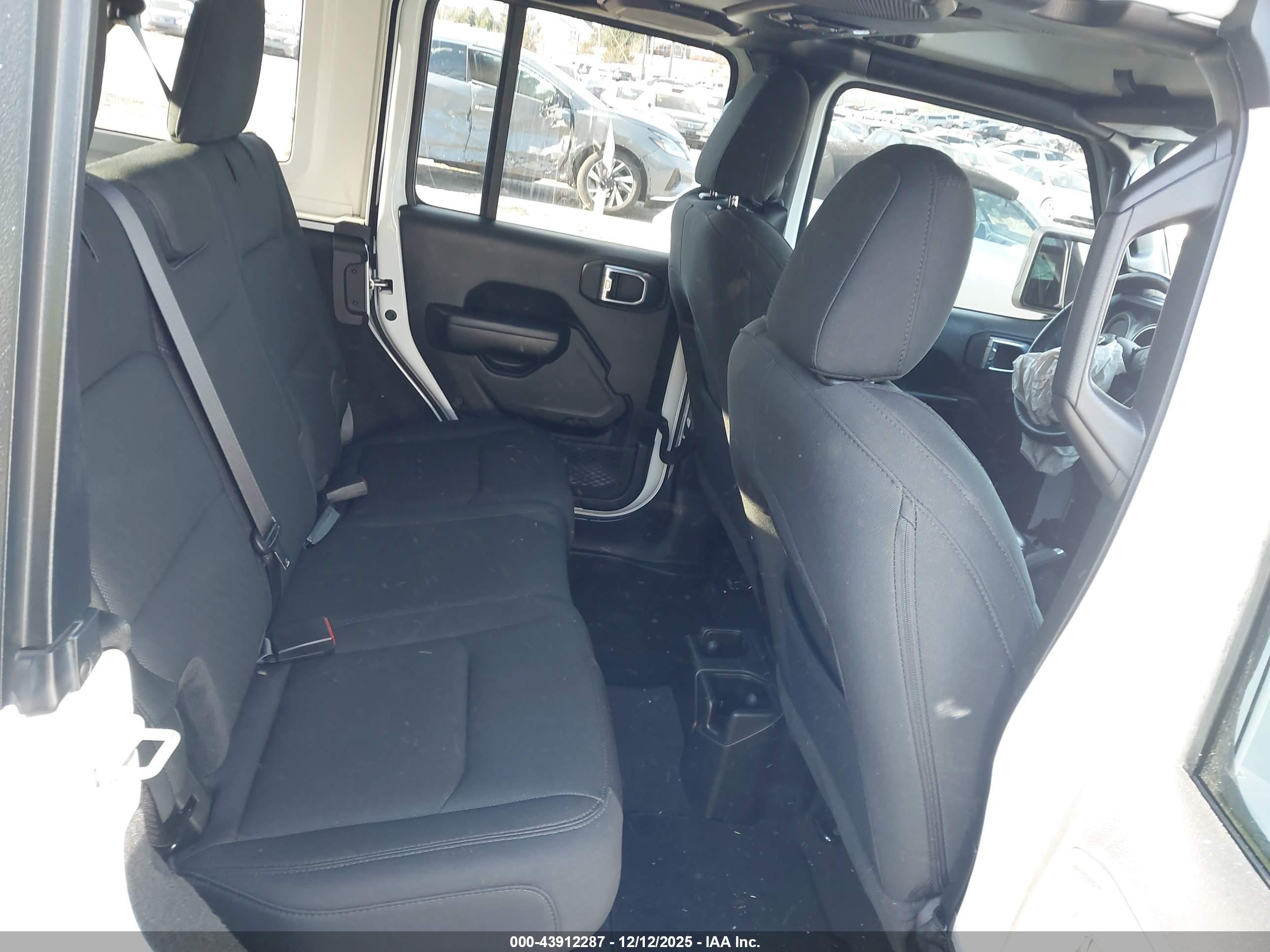 JEEP WRANGLER image 8