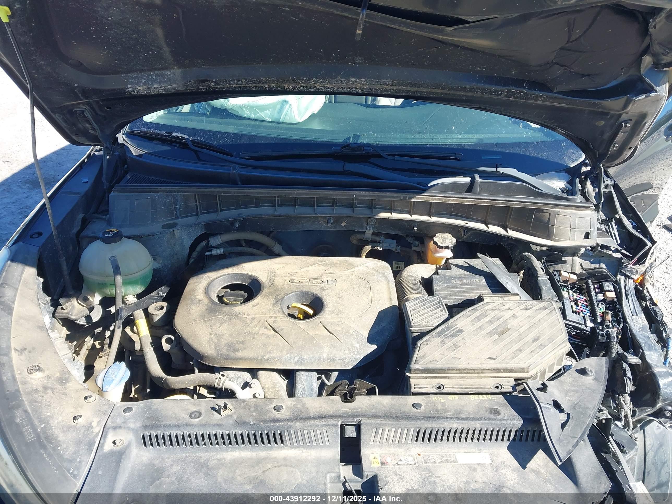 HYUNDAI TUCSON image 10