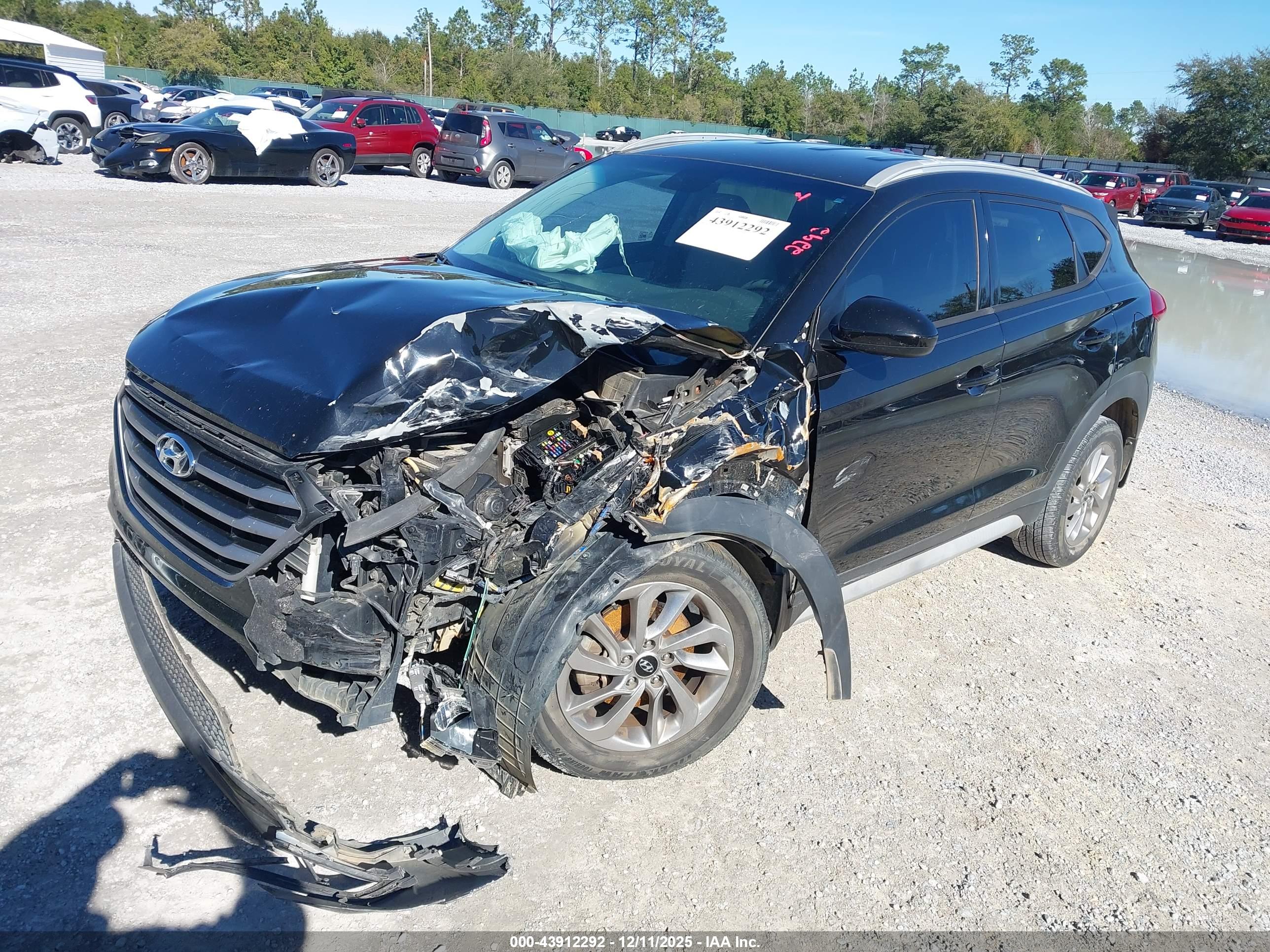 HYUNDAI TUCSON image 2