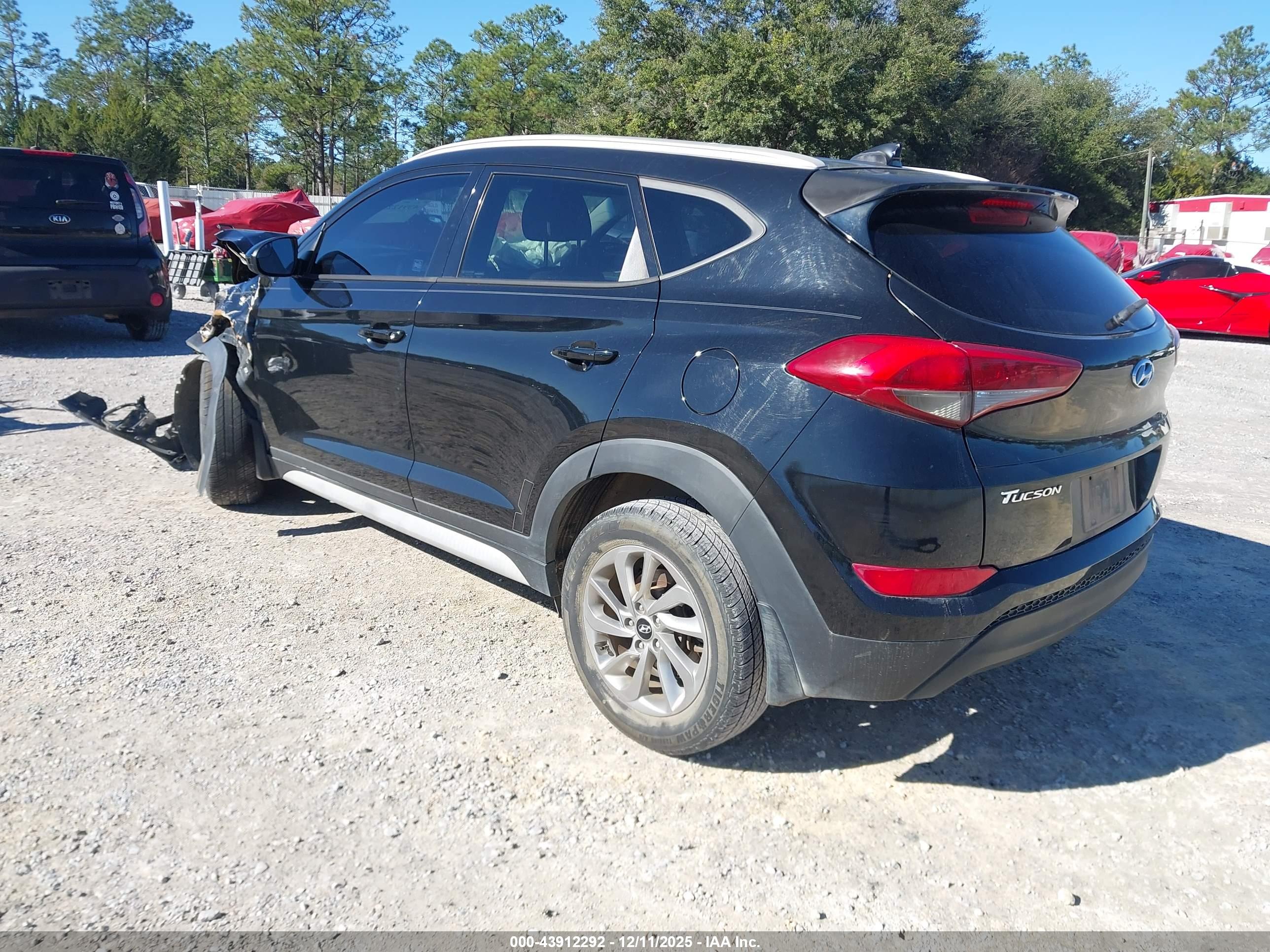 HYUNDAI TUCSON image 3